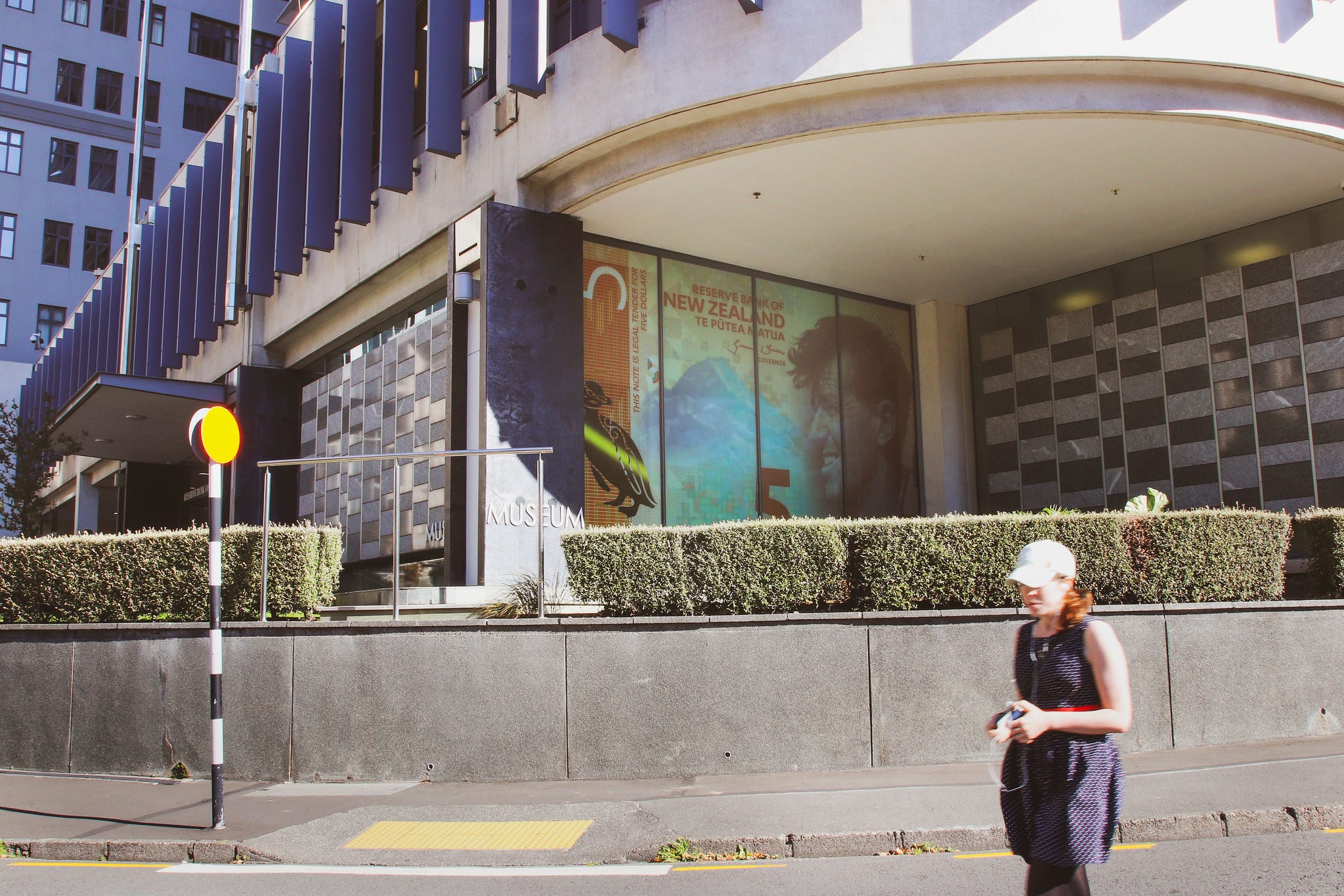 RBNZ paying billions to banks in interest, plus lending $19b cheaply to banks episode artwork