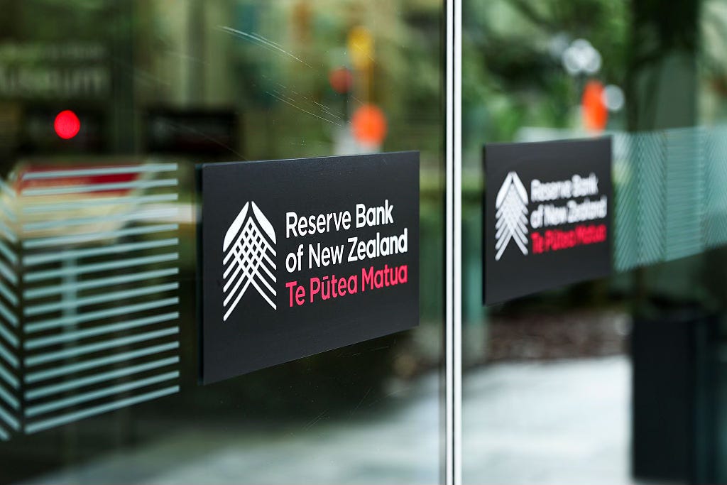 Thursday's Chorus: OCR slashed as poll shows NZ on the 'wrong track' episode artwork