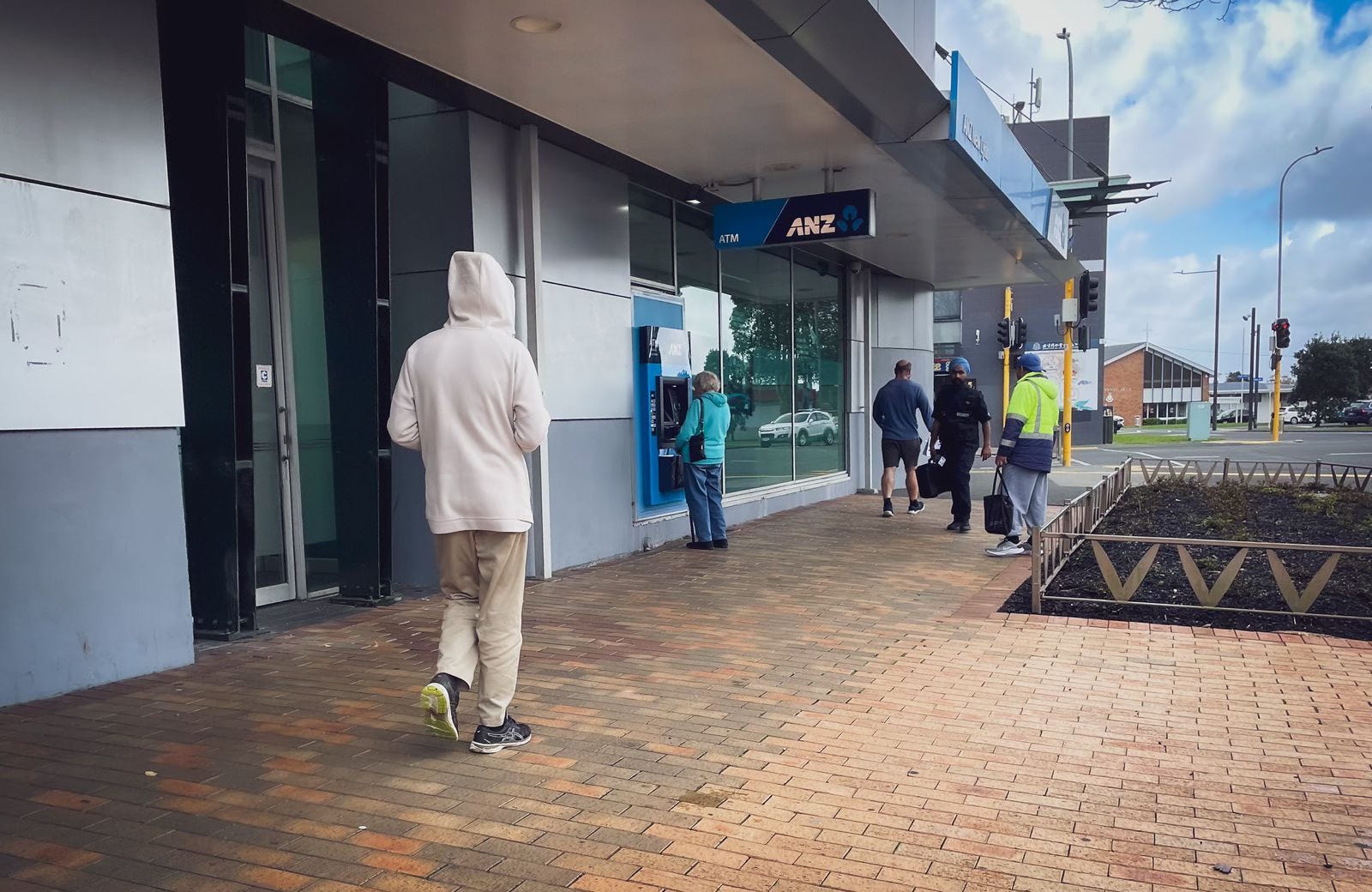 An unfair, unnecessary & counterproductive rate hike that exposes NZ’s broken economic model episode artwork