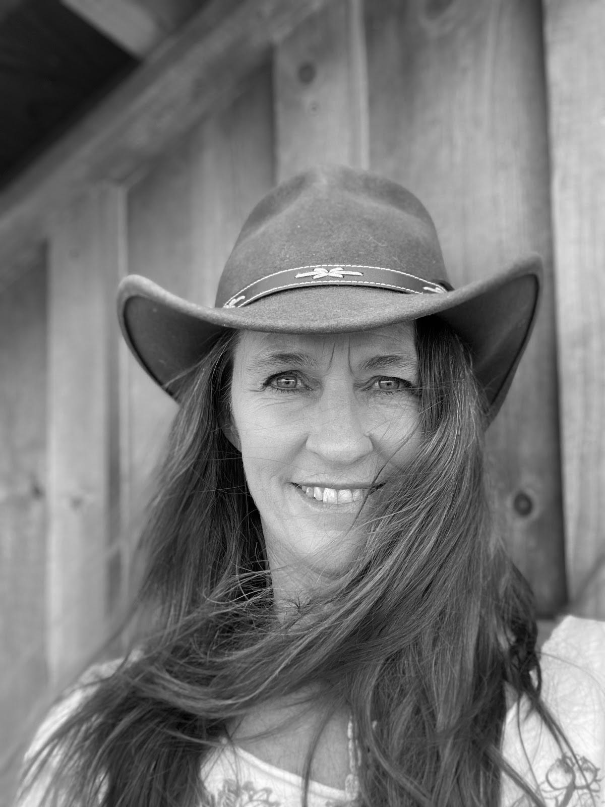 Episode 26-Finding creative flow with Amy Irvine episode artwork