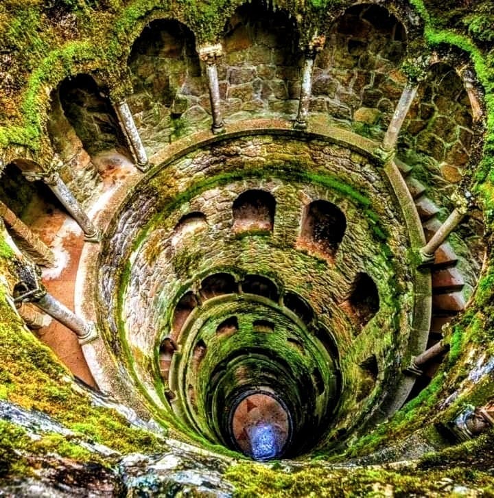 The sky is about to catch fire. This Libra full moon is your well of resources.