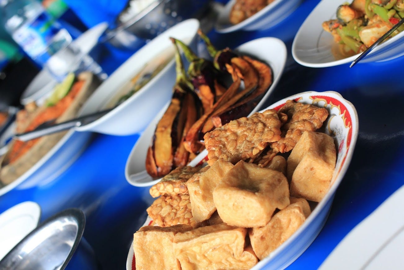 Can you be a vegetarian & work with fishing communities?