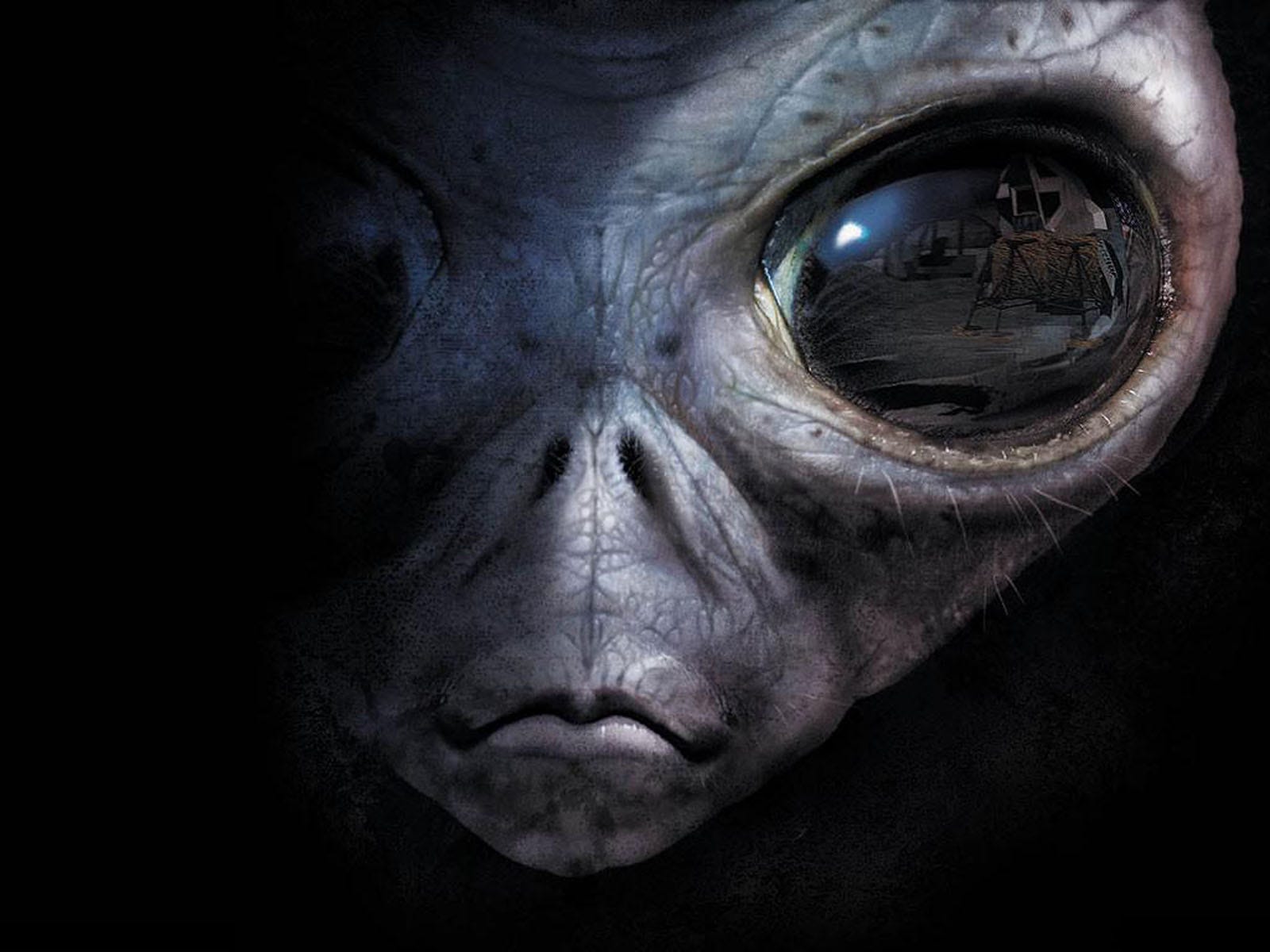 Ep. 23: Unearthly Scoop - Las Vegas Alien Sighting & Top 5 UFO Incidents episode artwork