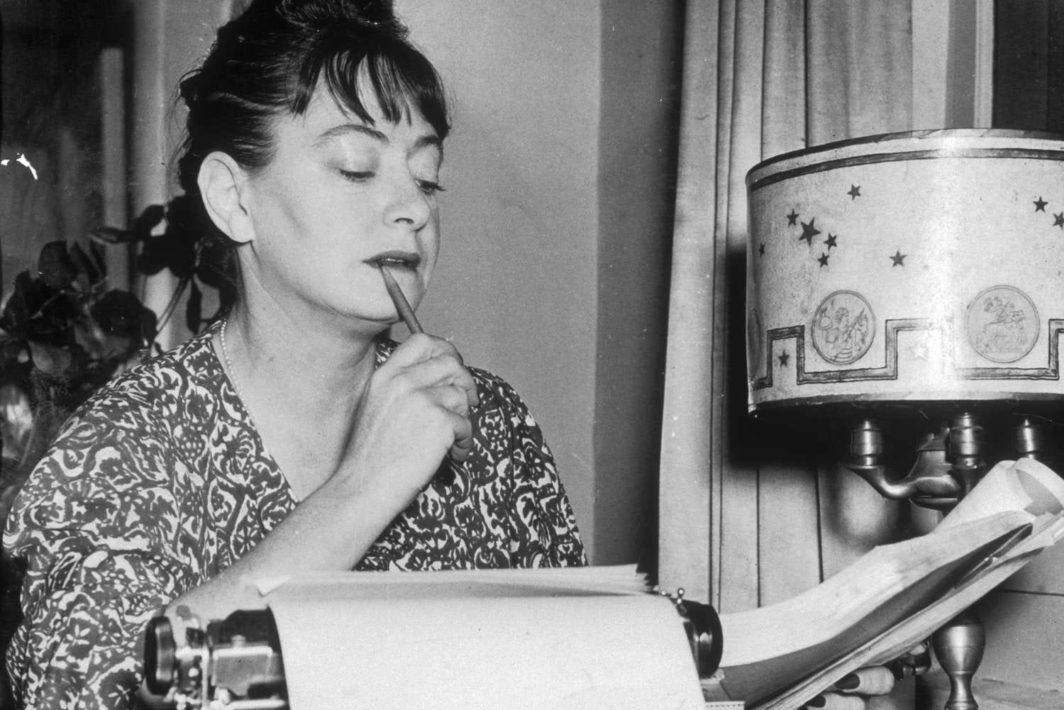 Dorothy Parker's "The Trifler"