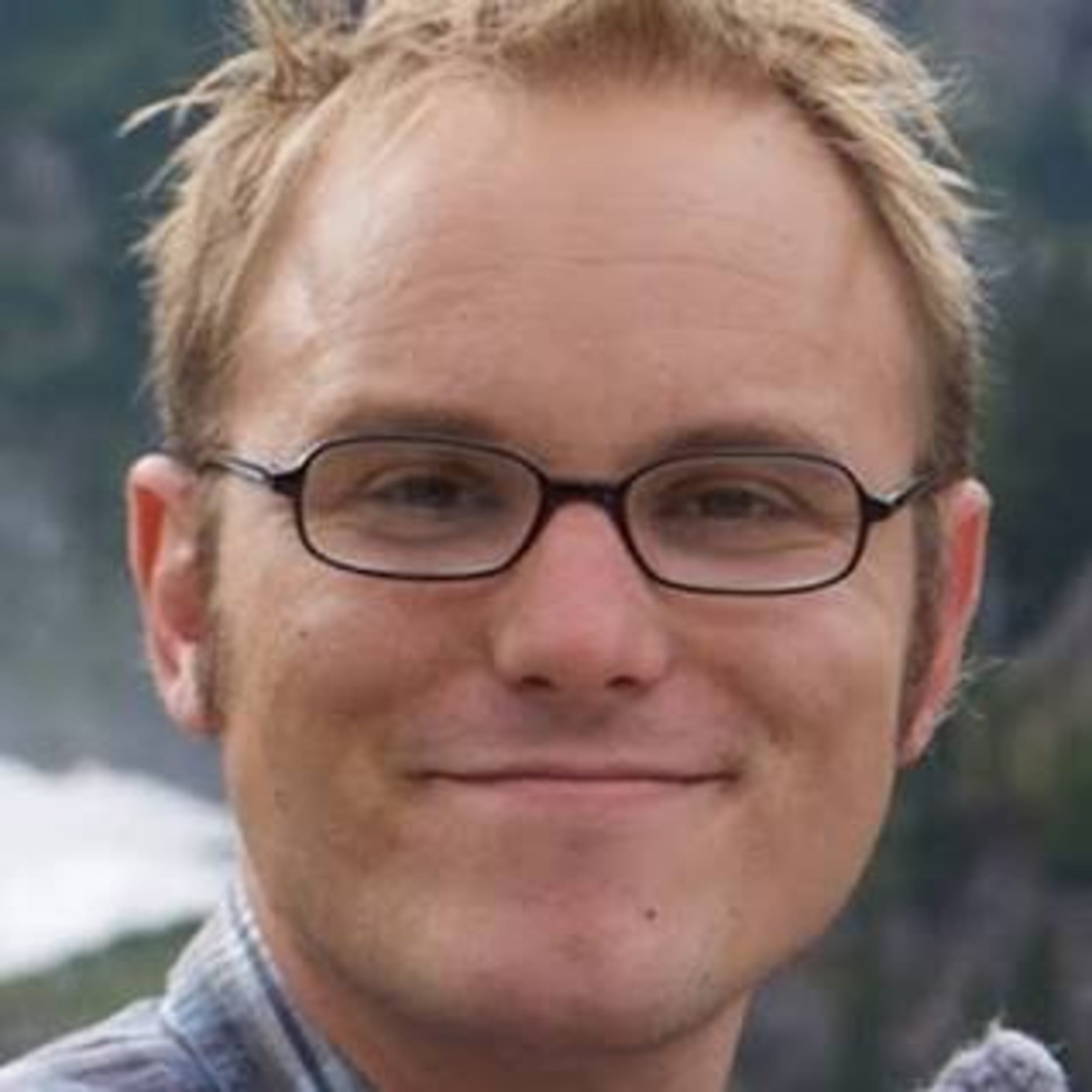 Featured Author of the Month: Spencer Ellsworth Author of A Red Peace, The Great Faerie Strike, and many other stories episode artwork