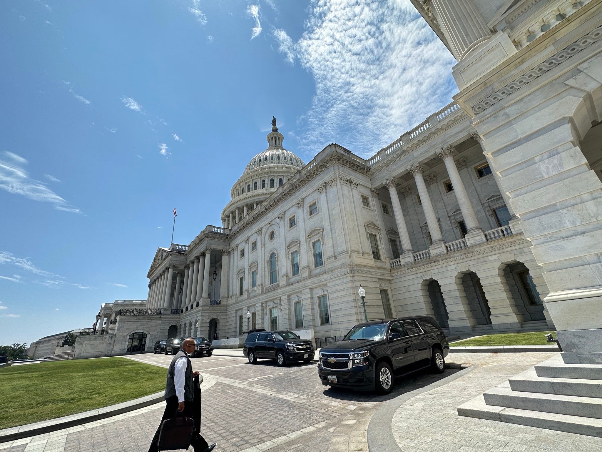 EXCLUSIVE — Top Republican on Senate Armed Services Roger Wicker on Grusch  episode artwork