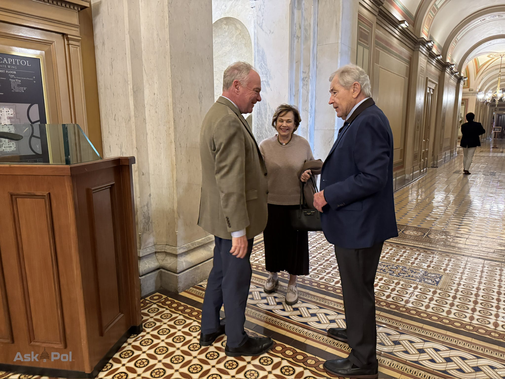 Sen. Tim Kaine: “A lot of UAS provisions” in NDAA address UAP swarms over Langley, et.