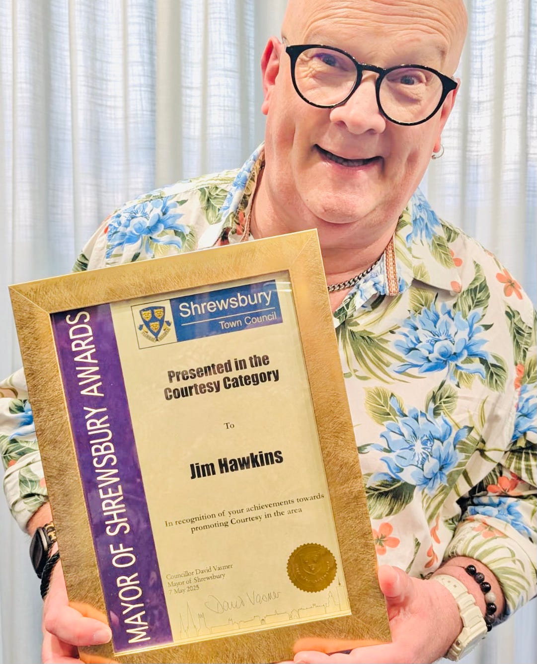 Hello You 109: I won an award! Also: on a bench in Shrewsbury's Quarrybracketspark