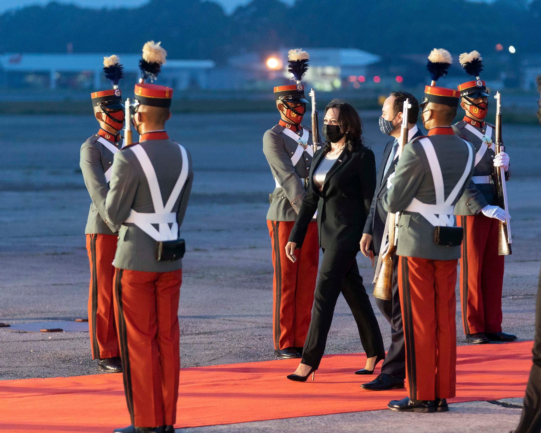 🛂 Los tropiezos del viaje de Kamala Harris a México y Guatemala