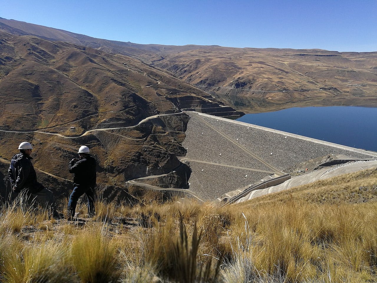 🇧🇴 Por qué la transición energética en Bolivia enfada a las comunidades indígenas - podcast episode cover