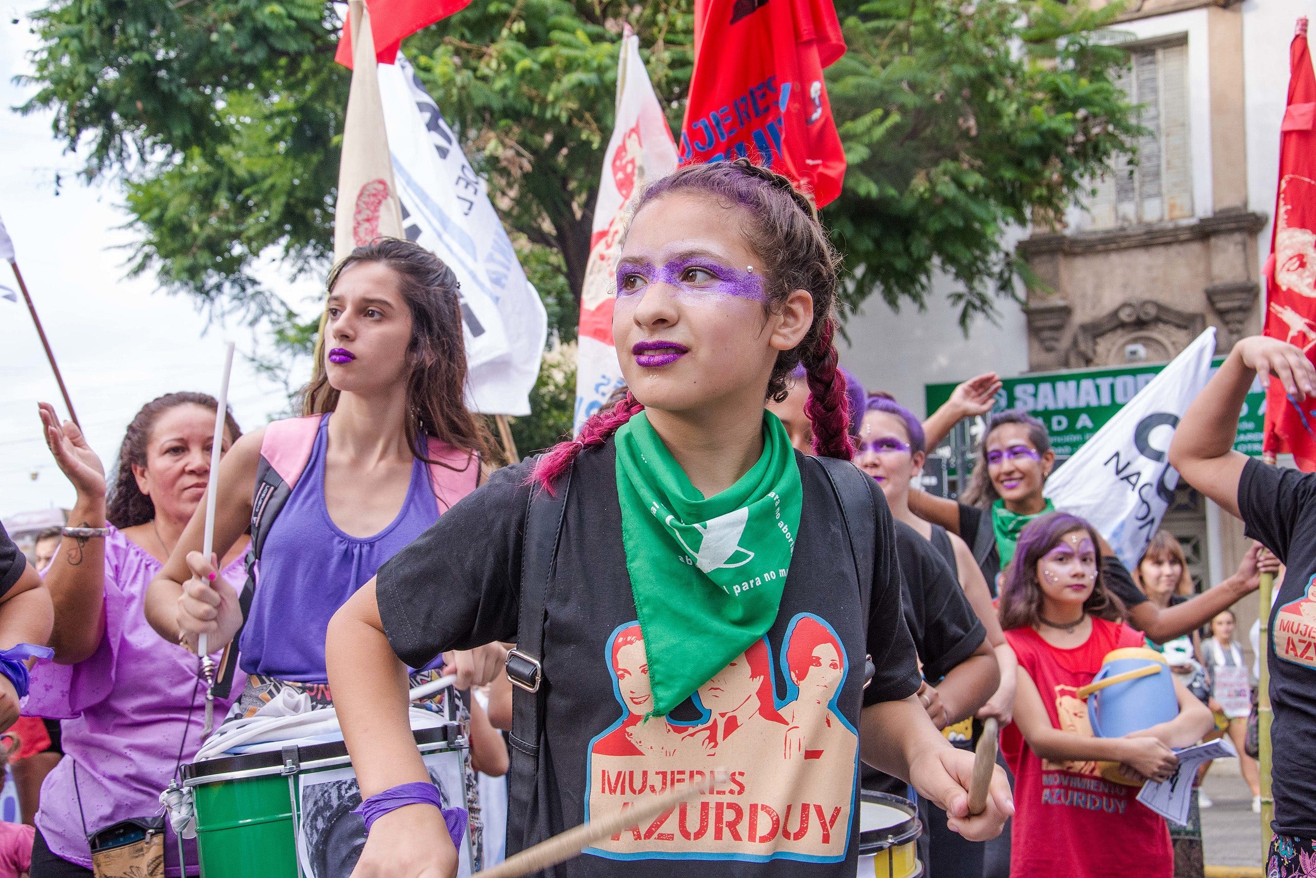 ✊ Un año de grandes victorias feministas - podcast episode cover