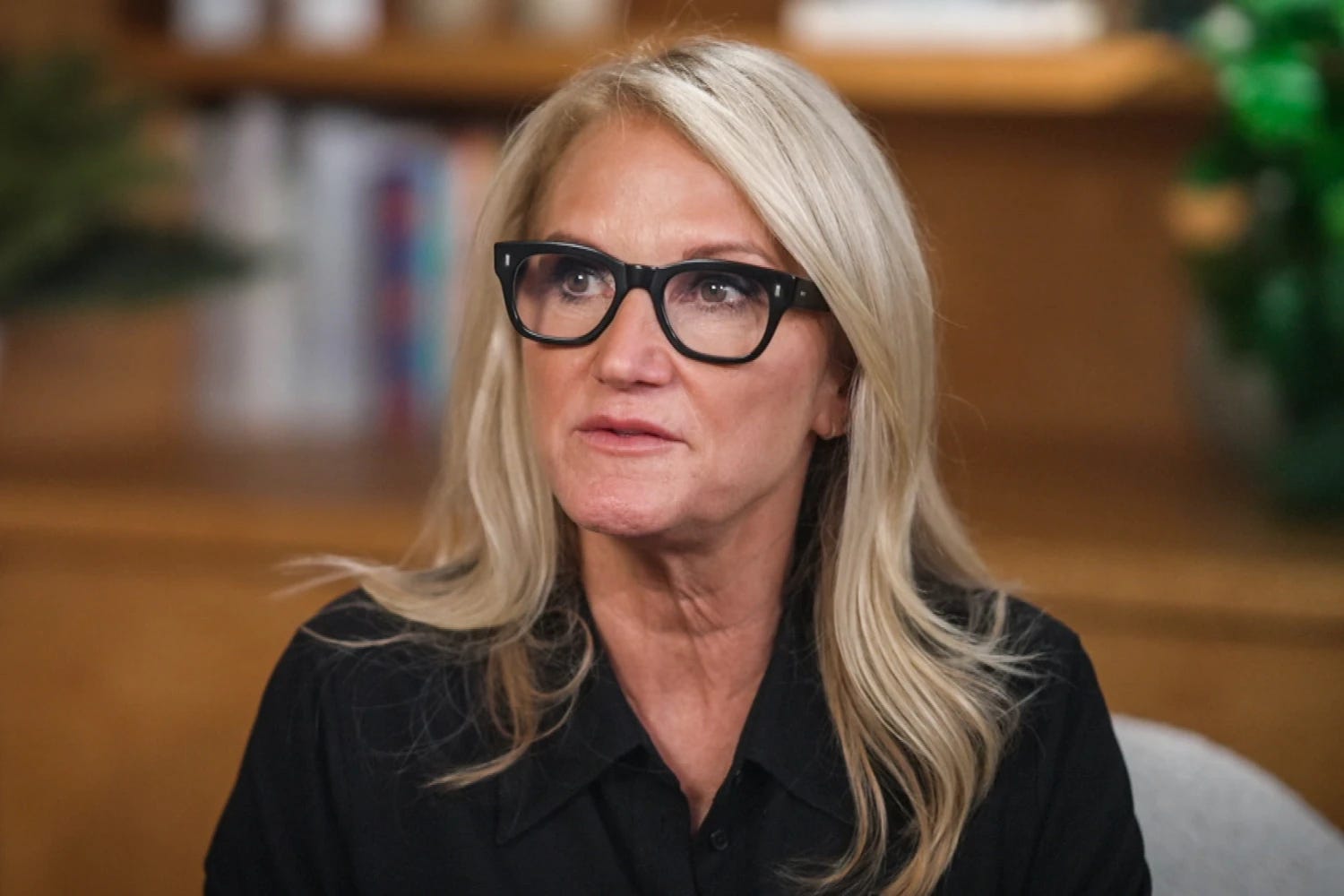 Actually, Mel Robbins, Life is Too Short To Holiday With Racists. episode artwork