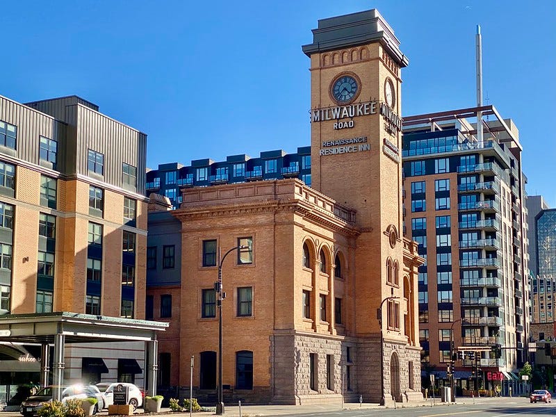 City Council Divided Over Withholding Hotel Liquor Licenses