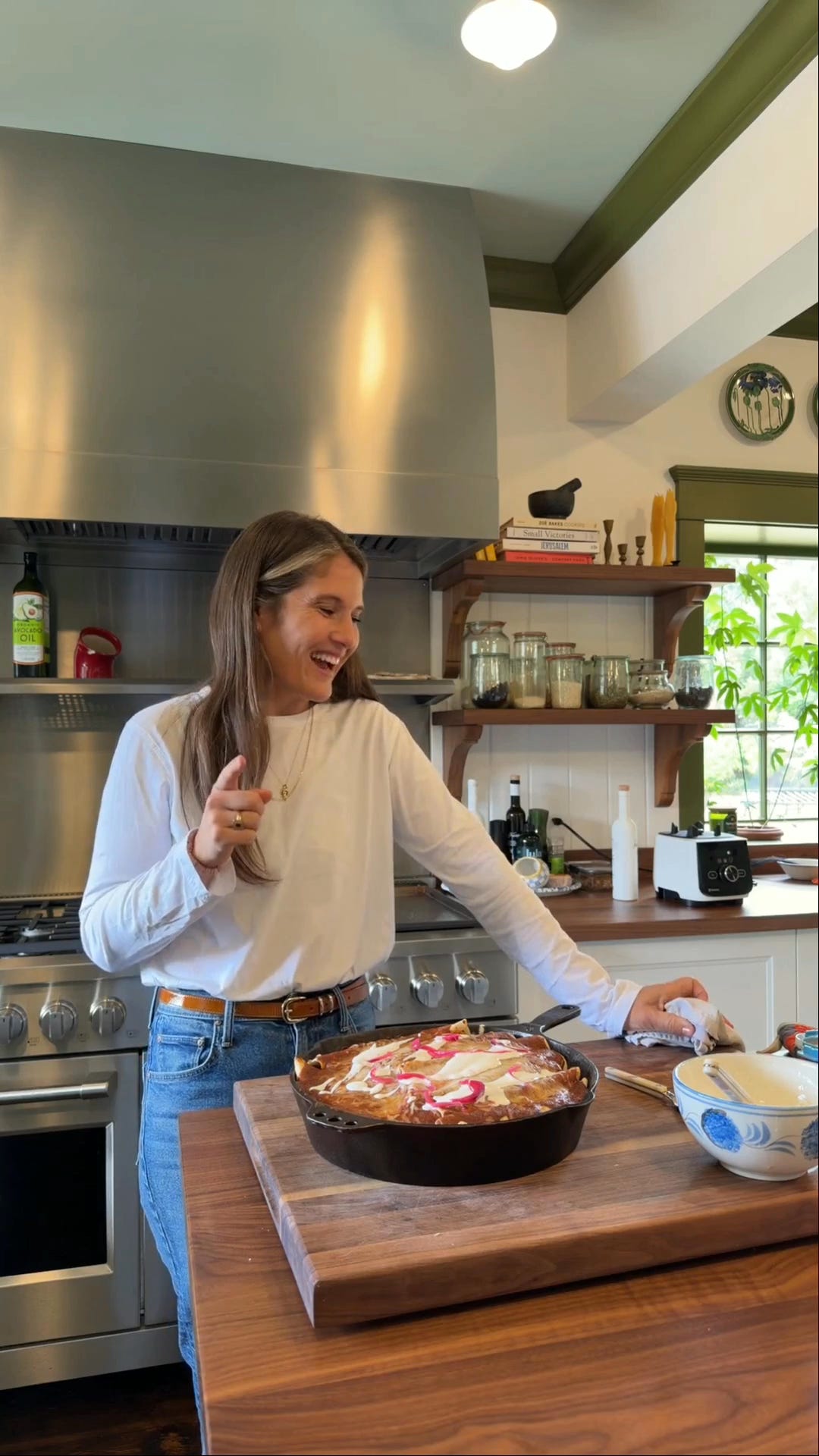 cooking with caro (and thrive!): smoky mole chicken enchiladas episode artwork