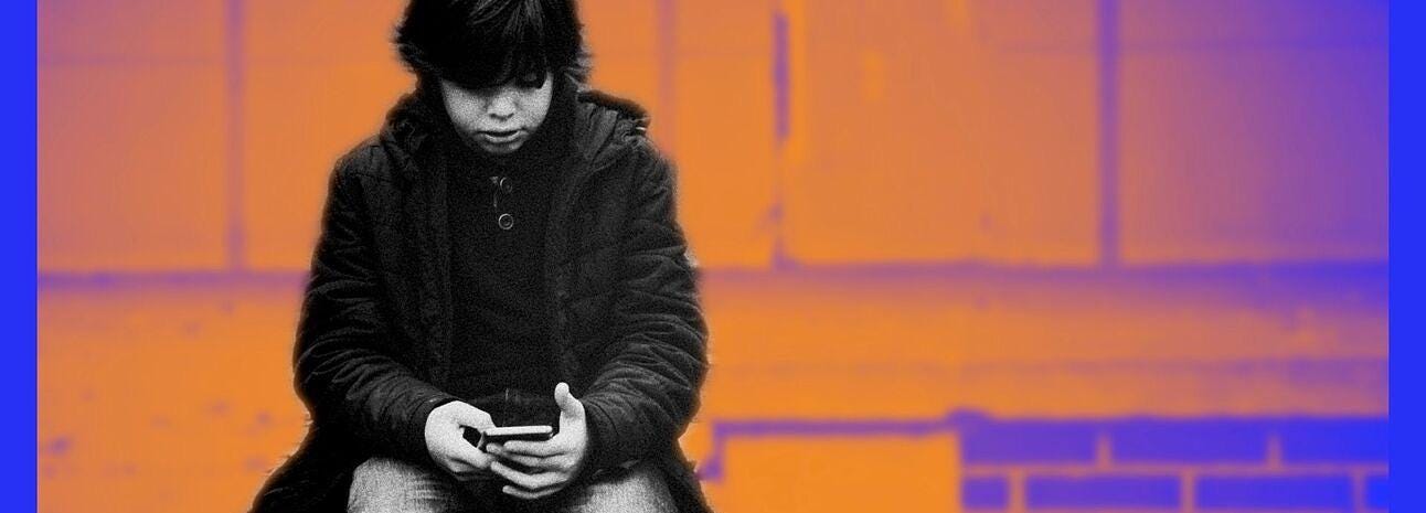 The Best Age to Give a Smartphone to a Kid
