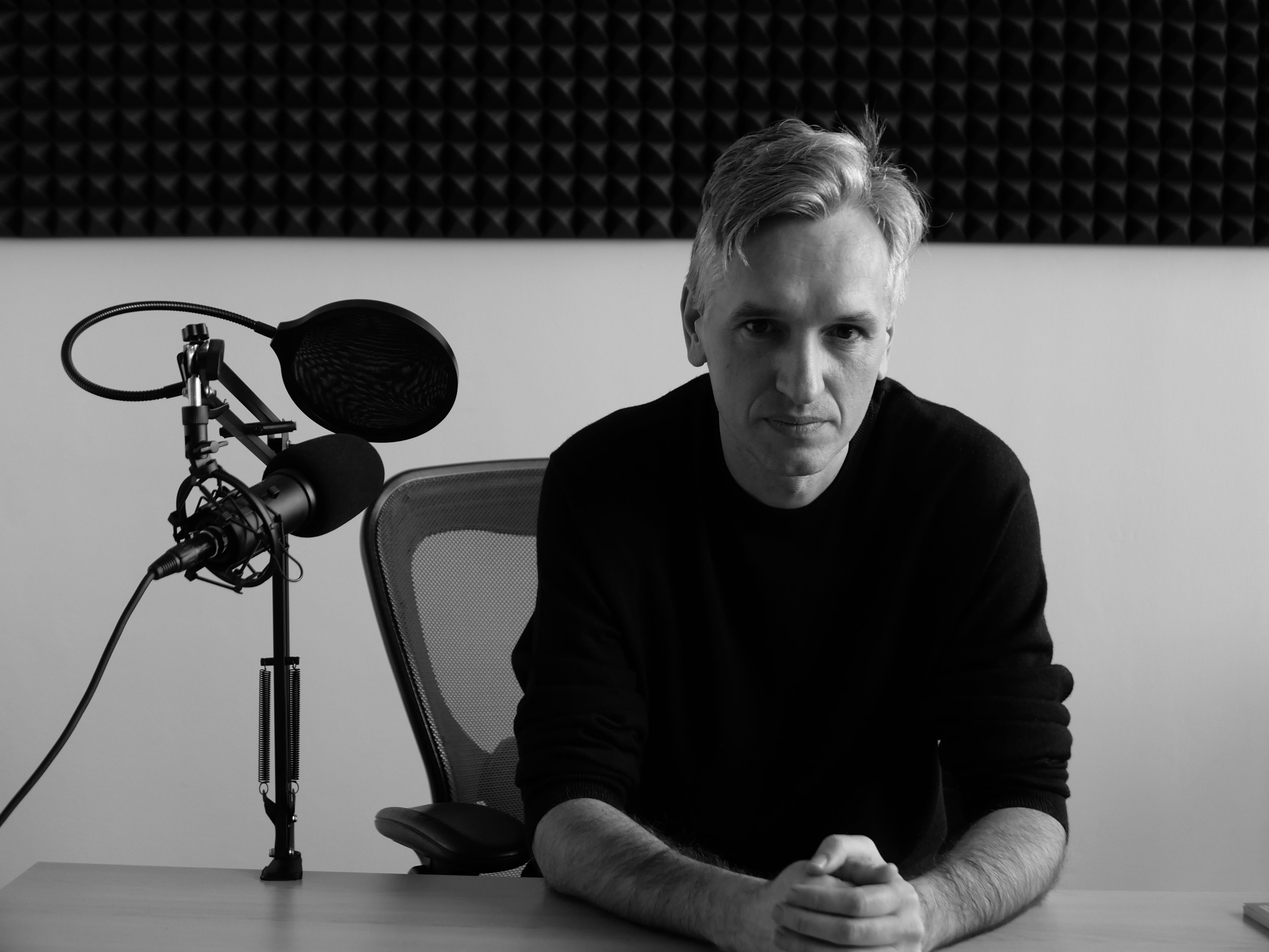 AUDIO: “Podívej se, vyfoť si to a vypadni. To je Praha. Nádherná pro turisty, mnohem horší zblízka,” říká publicista Adam Gebrian (220) episode artwork