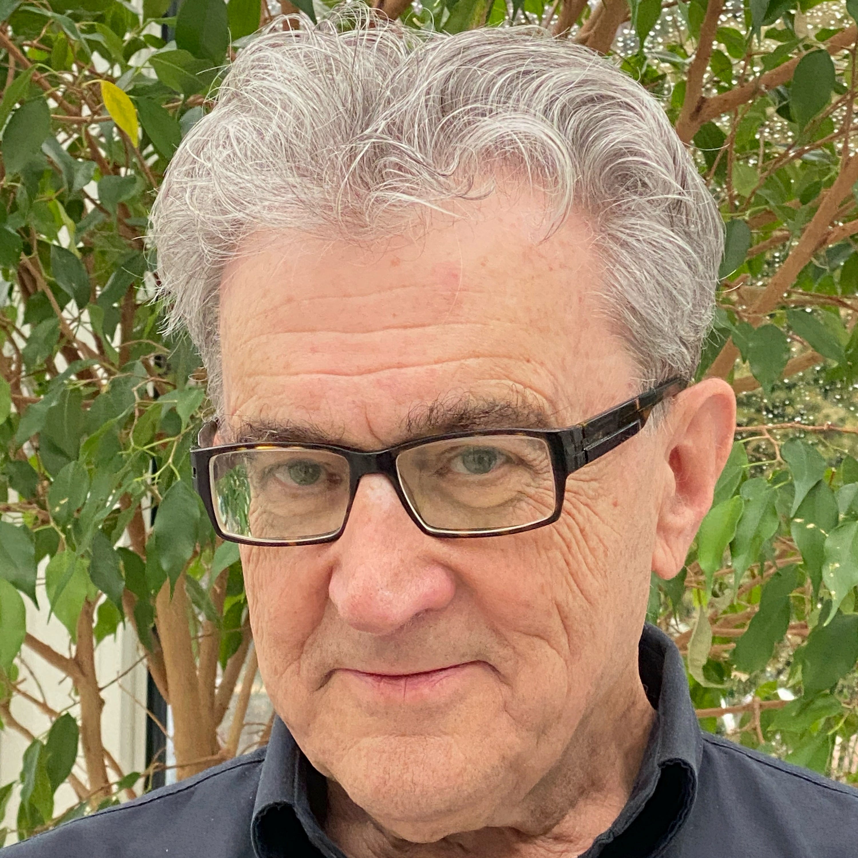 Wie Beziehung wirklich geht! – KI-Tipps basierend auf 50 Jahren Paartherapie-Wissen