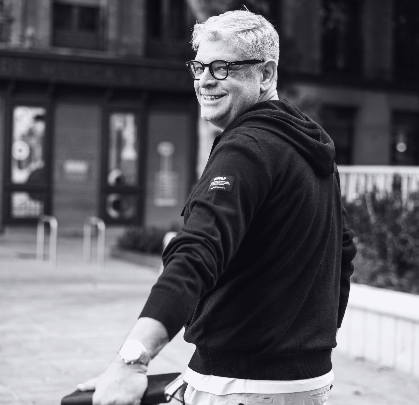 Escuchar con el corazón: la clave para sanar, conectar y restaurar tu energía