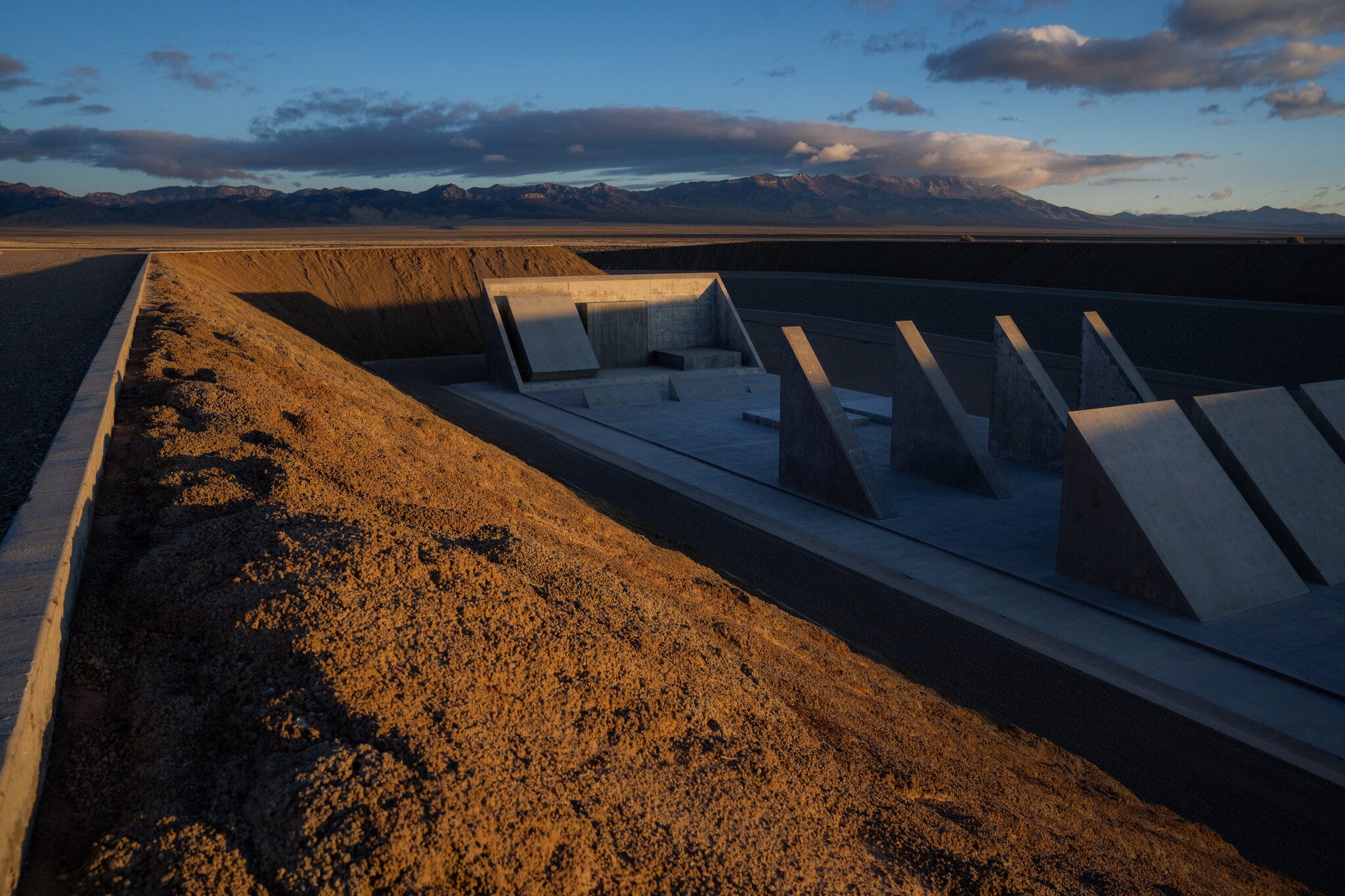 Michael Heizer, "City" episode artwork