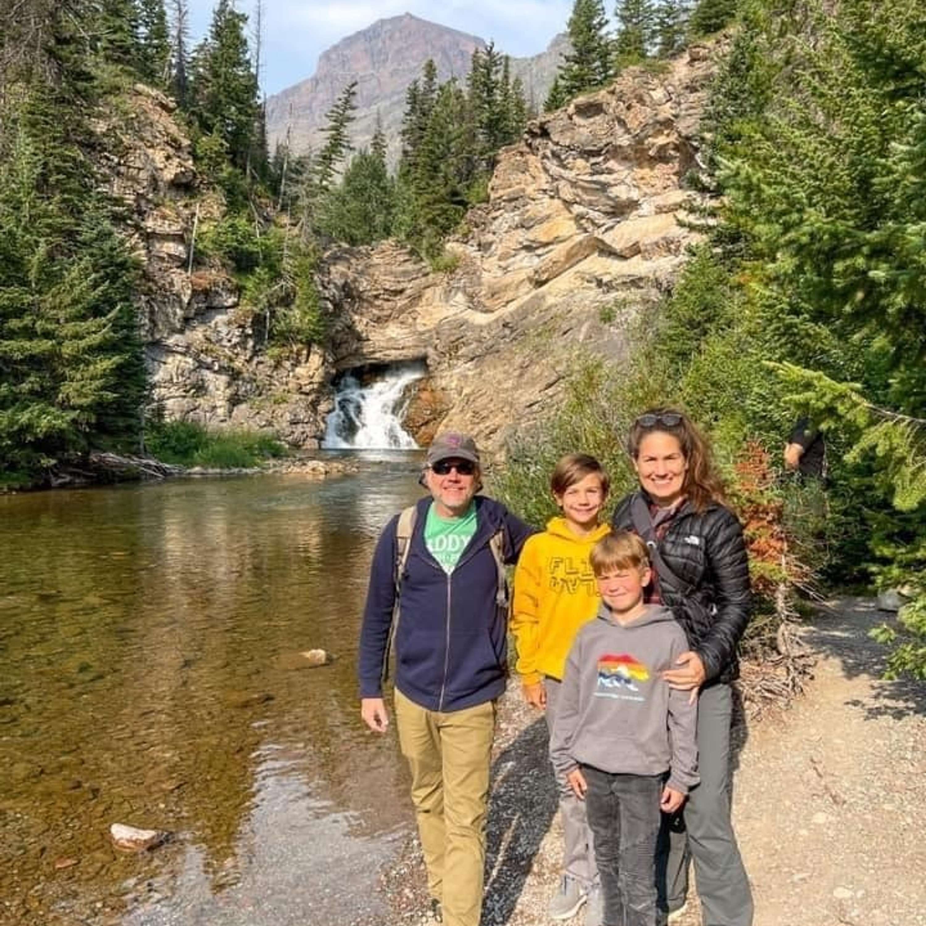 147 | Top Family US Destinations for 2024 with Lesli Peterson of 365 Atlanta Traveler episode artwork