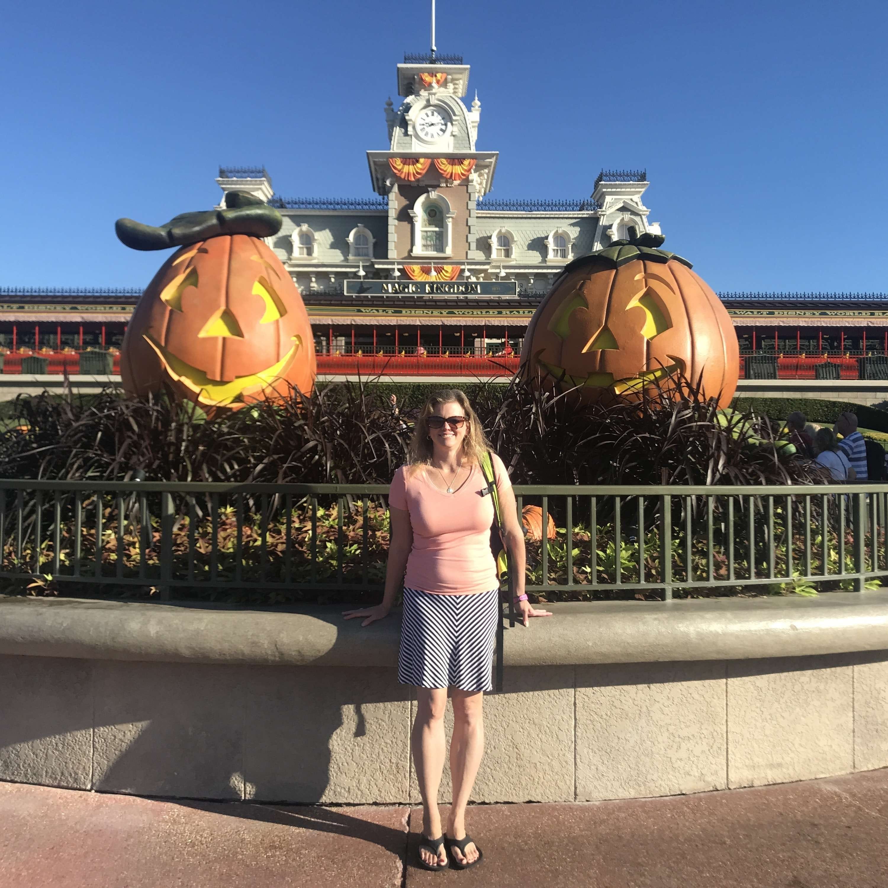 76 | 5 Fun Halloween Getaways for the Spookiest Season! episode artwork