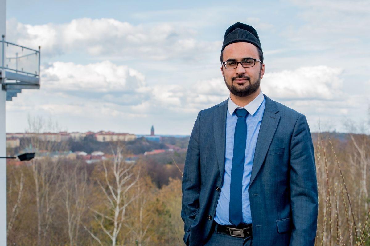 Imam: Därför borde Sverige begränsa koranbränningarna