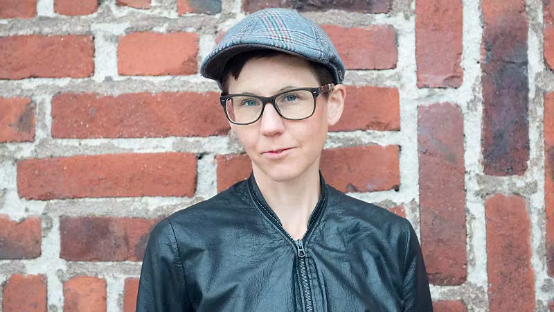 Stina Oscarson: "Bakom alla vackra ord fanns bara tystnad"