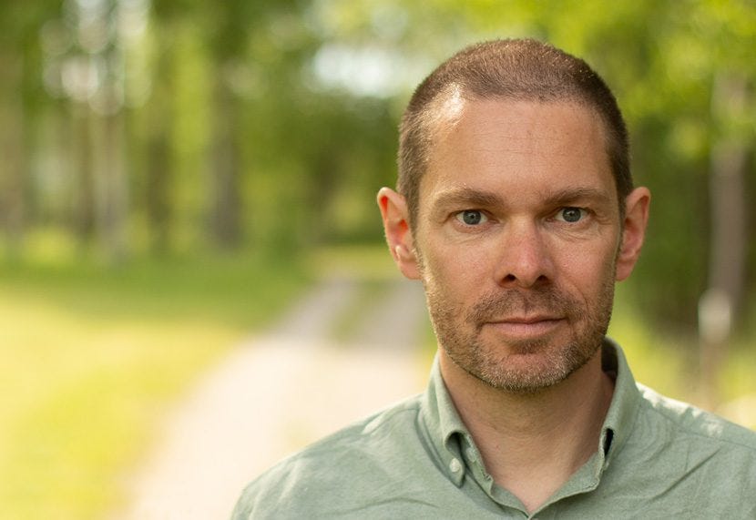 Vi äter gott, sjunger vackert – och blundar när någon blir uppäten