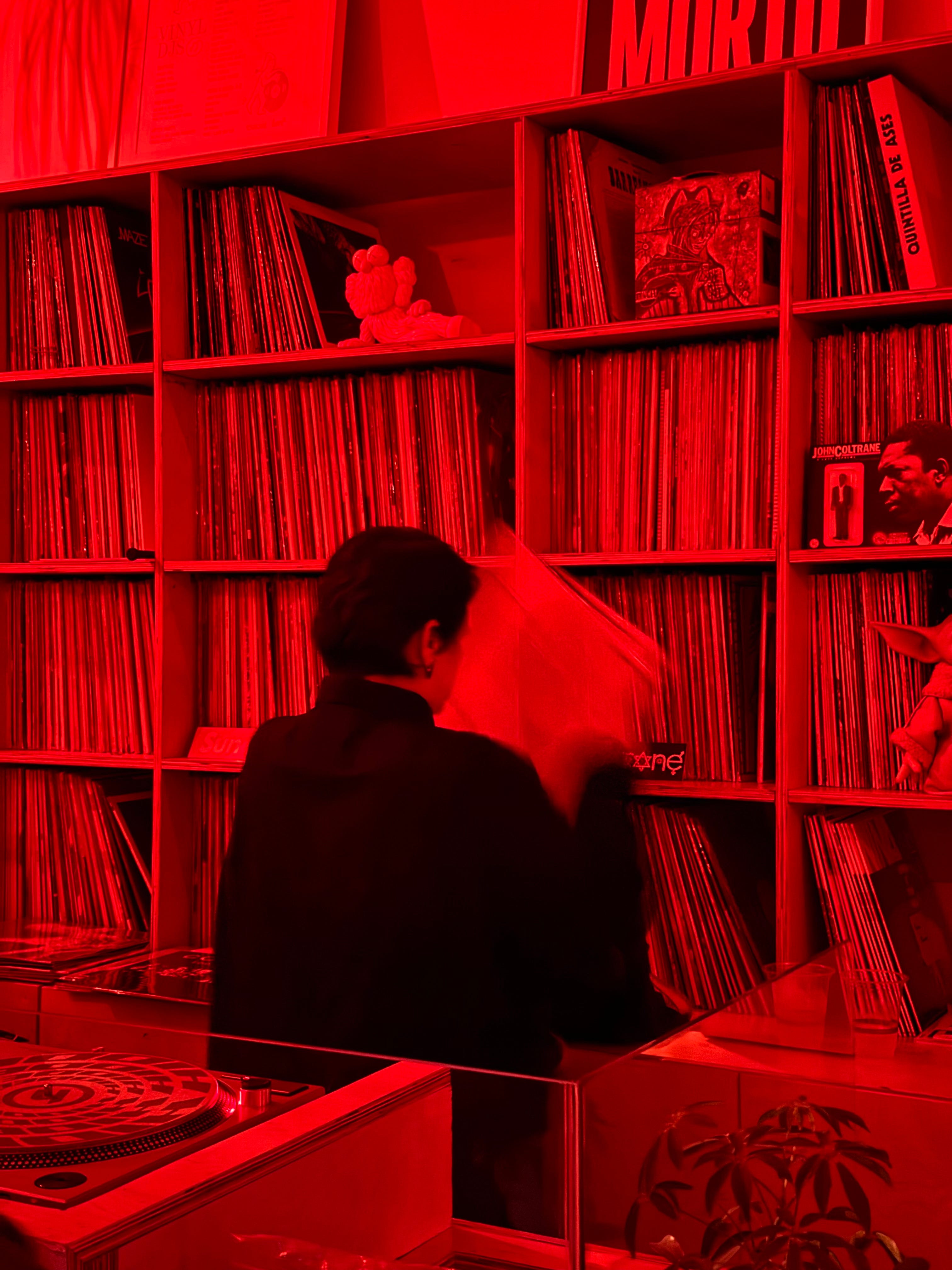 º not vinyl episode artwork