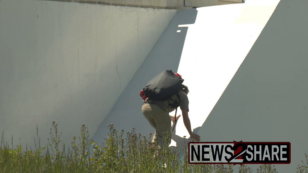 Guido Reichstadler Climbs Frederick Douglass Bridge & Camps Out for 5 Days, Protesting War episode artwork