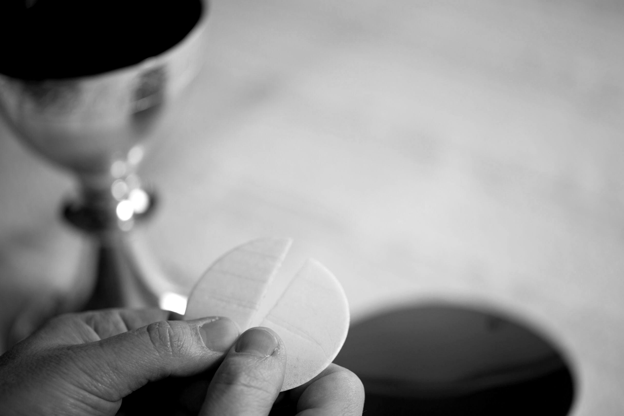 A Eucharistic Miracle: How Jesus's Real Presence Ended A Trauma Bond episode artwork