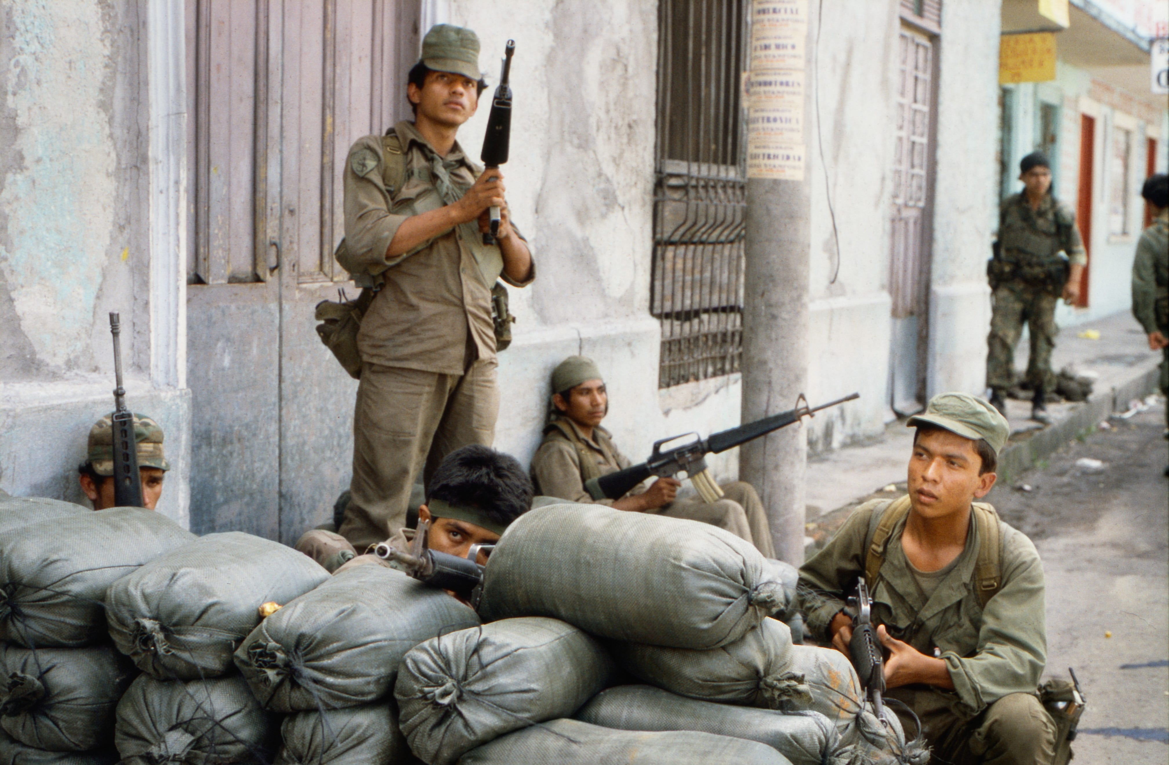 Scott Wallace / Eros Hoagland "Covering El Salvador's Civil War" Podcast 
