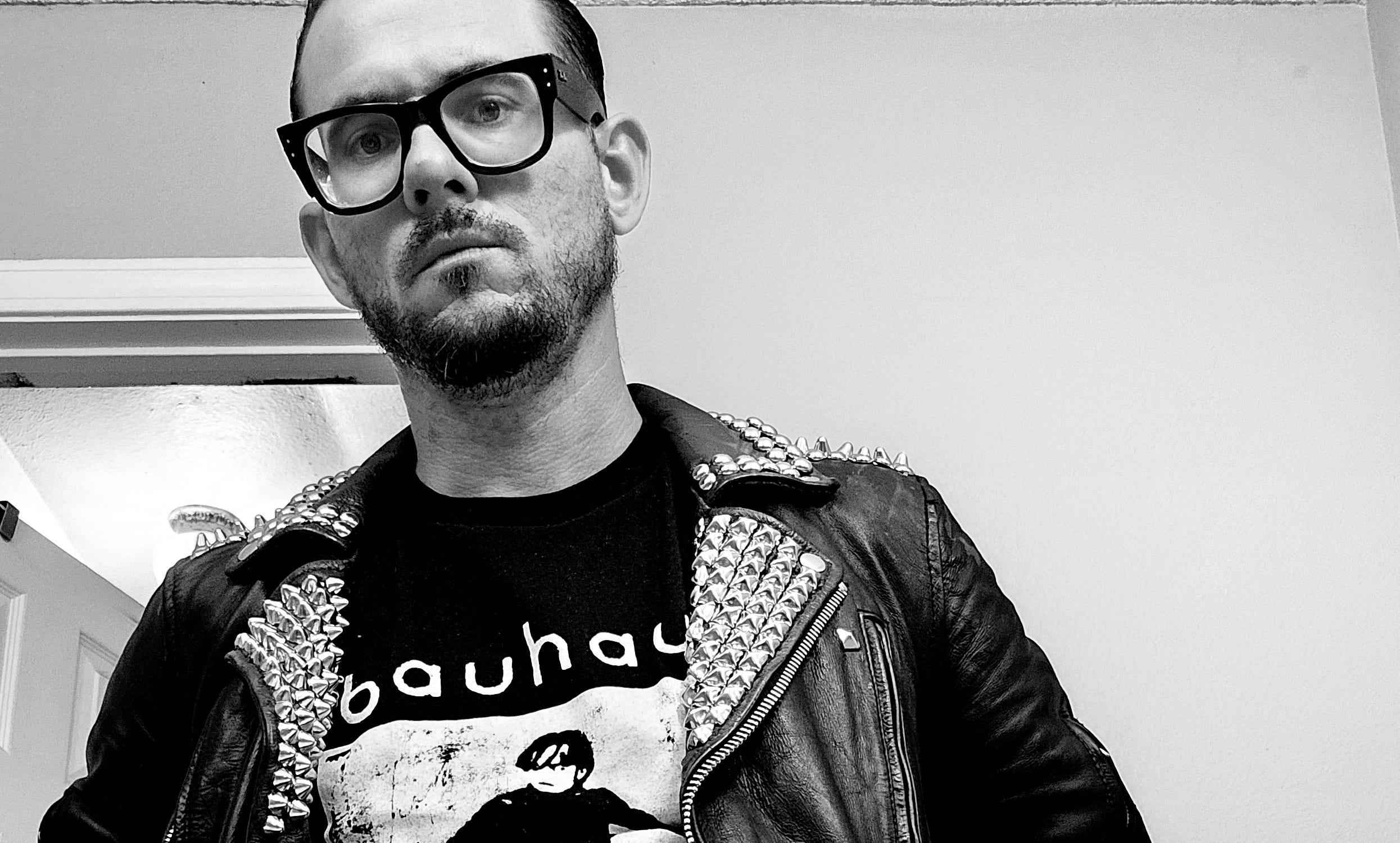 Custom Leatherwork For Goths, Punks, and Metallers with Nick Dominatrix | 479