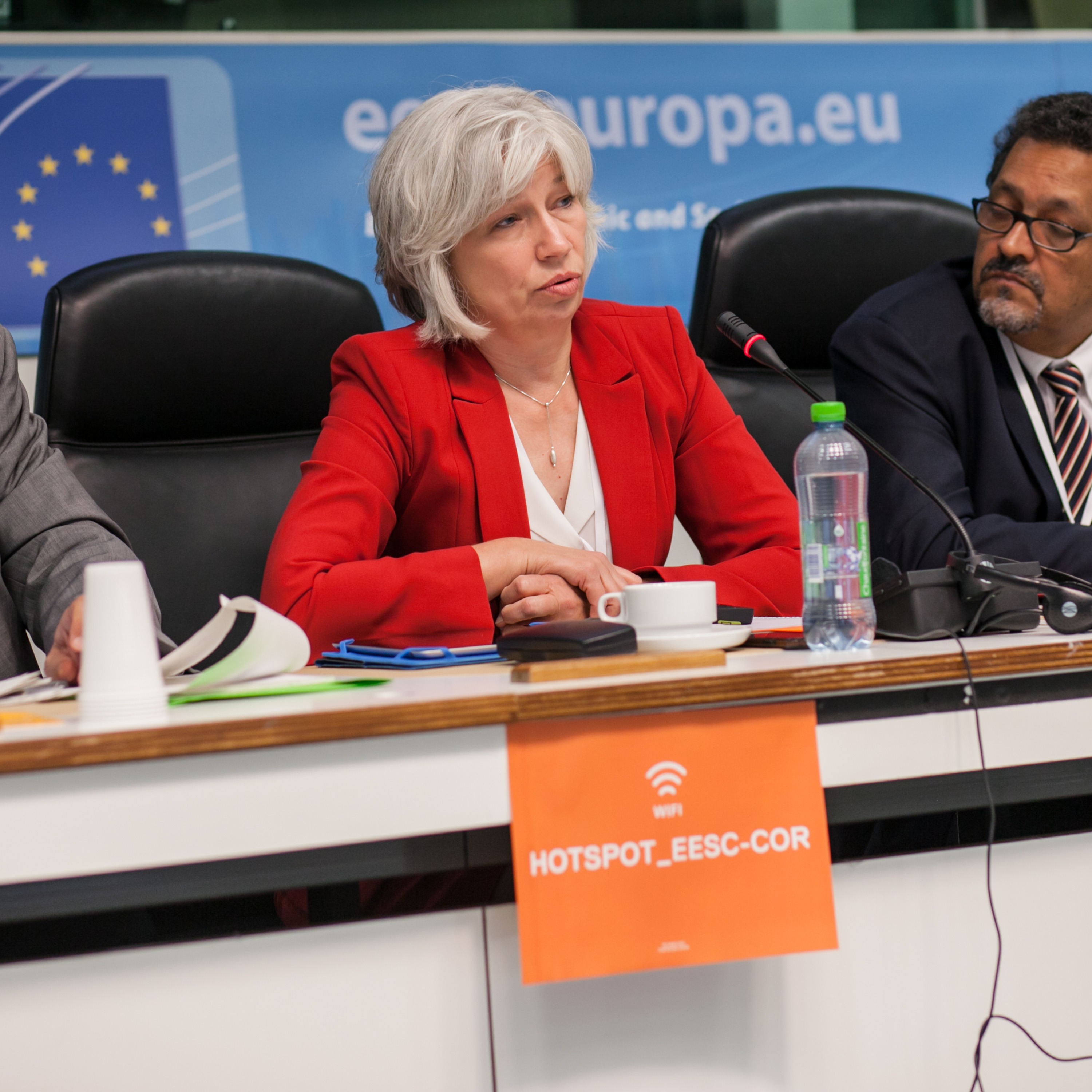 Superpowers for Good: Empowering Changemakers for Social Impact via Regulated Investment Crowdfunding from the SuperCrowd.