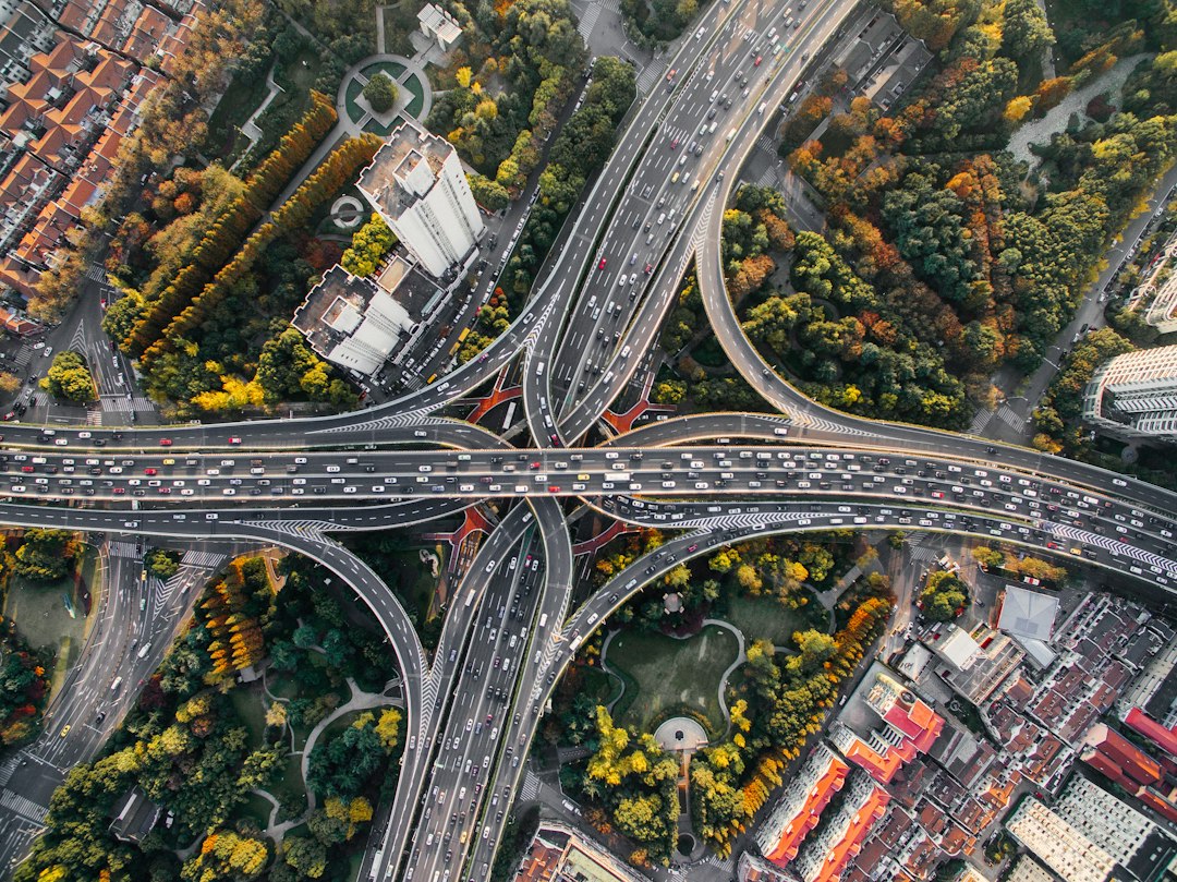 🌟 I Wasted 750 Hours a Year on My Work Commute (Issue 123) episode artwork