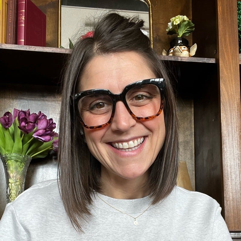 🌟 The Power of Storytelling - Emily Schneider, Presentation Design Consultant (Issue 105)