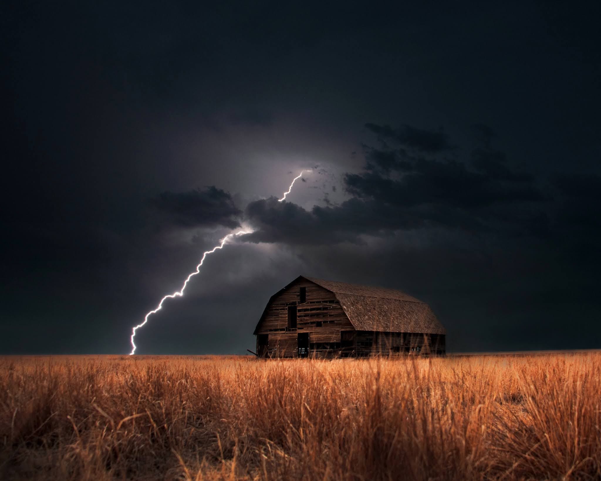 Boondocking and Storm Chasing with Rachel, The Traveling DreadHead