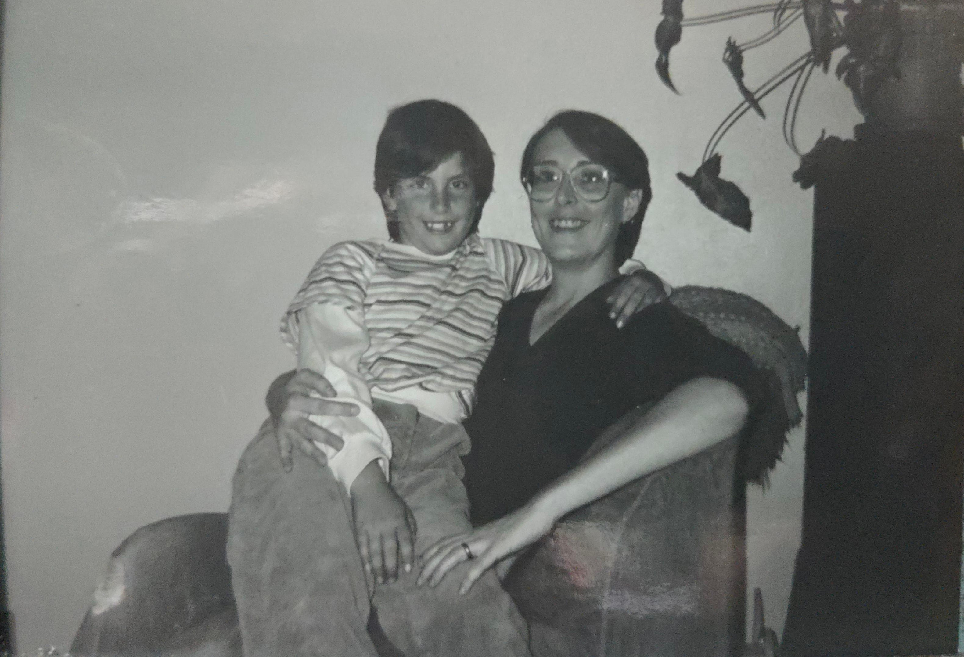 Prompt Ep 8: Amy Bee Tries to Sell Girl Scout Cookies