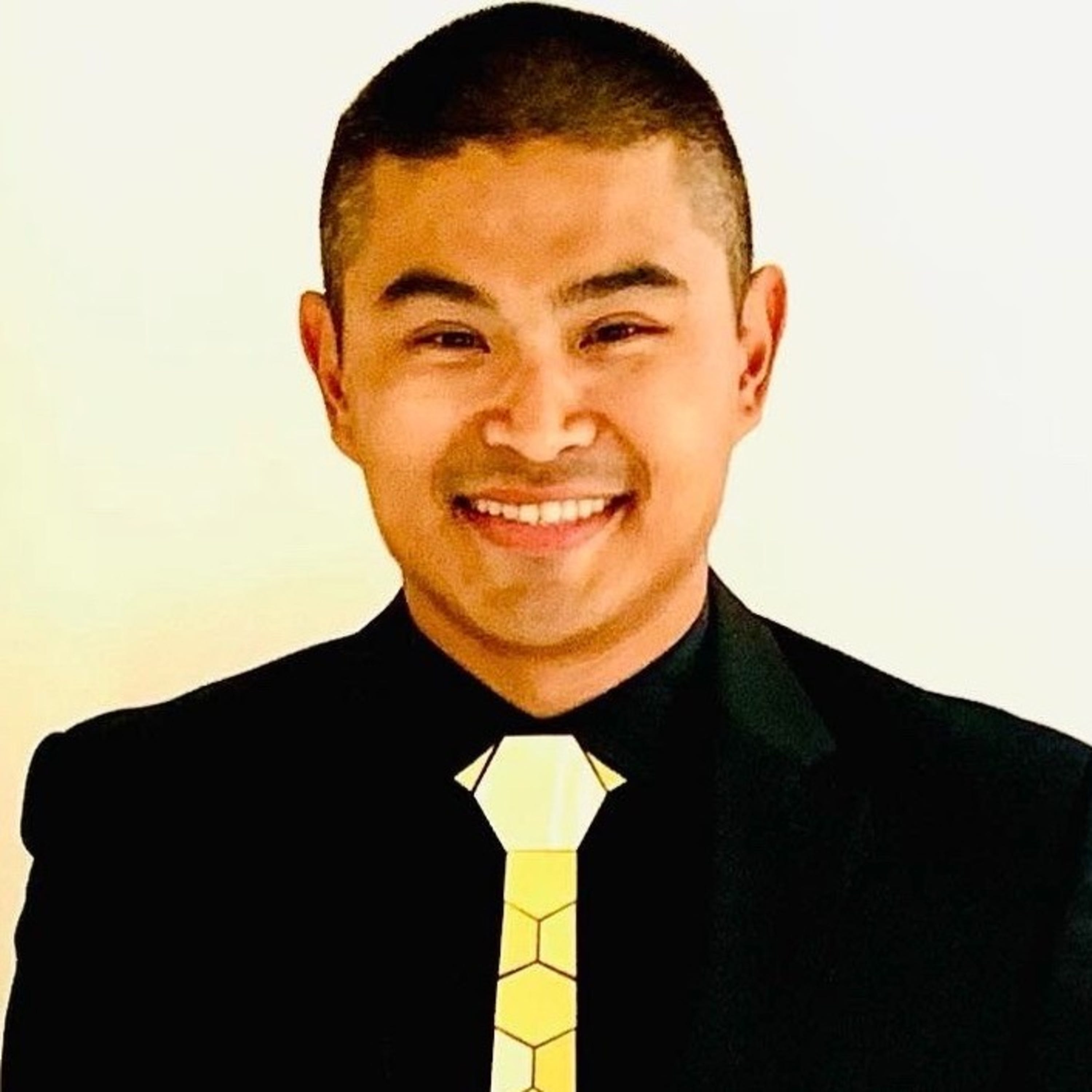 From Pharmacy to Profits: Tanh Truong's Journey from Healthcare to Commercial Real Estate Success episode artwork