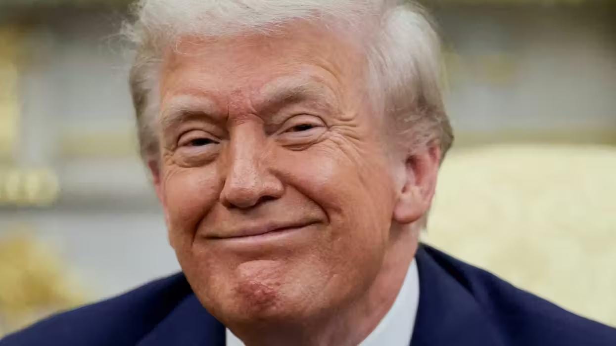Ex-Army intel officer dumbfounded by Trump's latest move: 'New levels of desperation' episode artwork