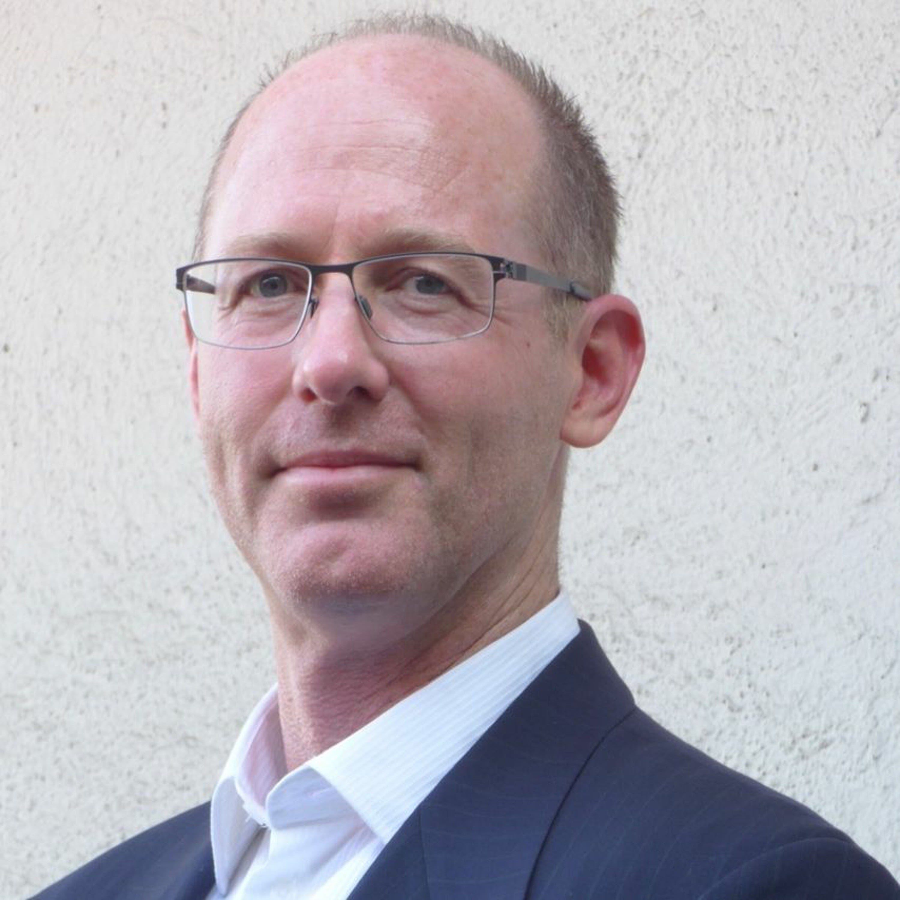 "Widespread DELUSIONAL PSYCHOSIS" Dr. Mark McDonald on the Psychological State of America