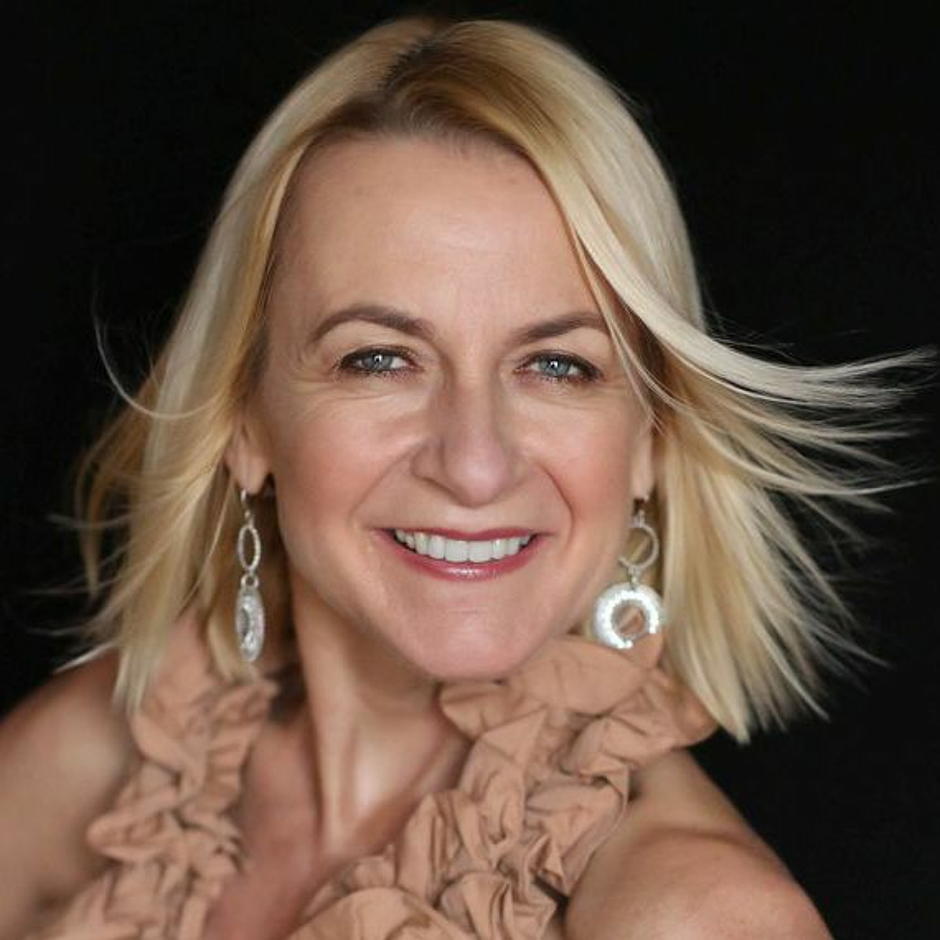 Regina Huber Teaches Women to Speak Up and Stand Out episode artwork