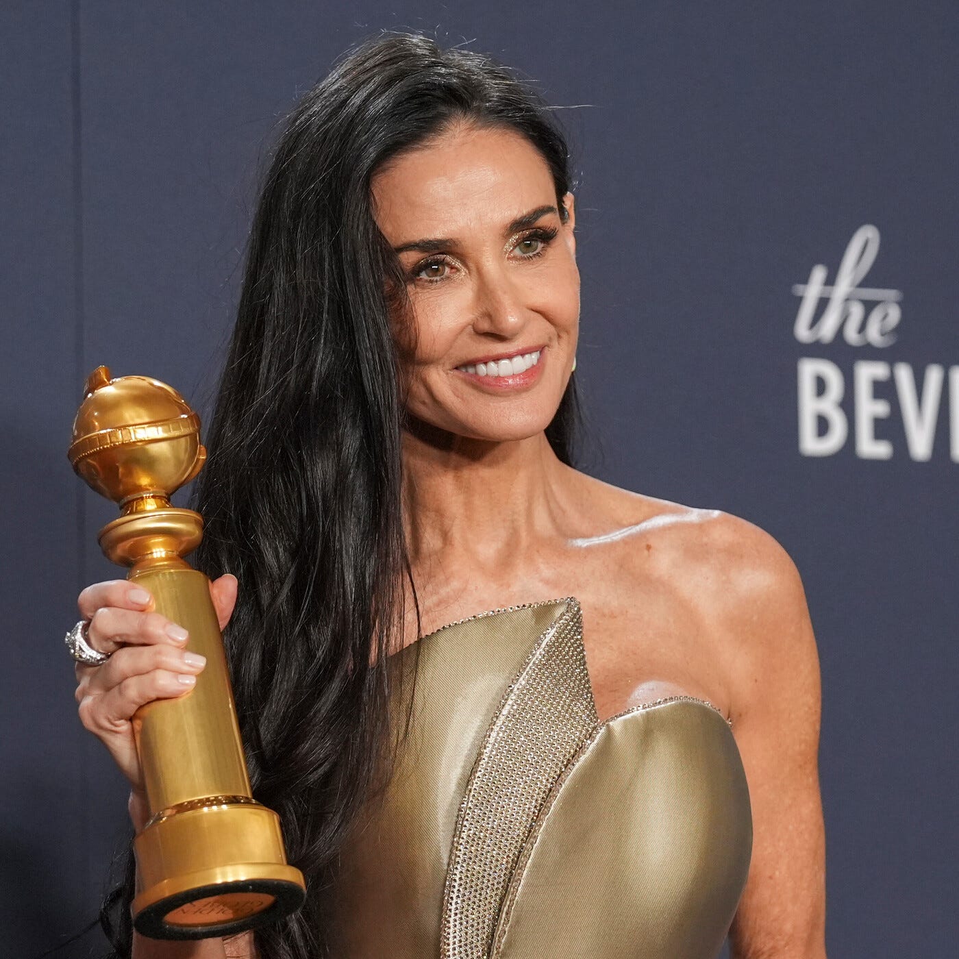 "Golden Globes 2025": Ein Talk über Glanz und Politik episode artwork