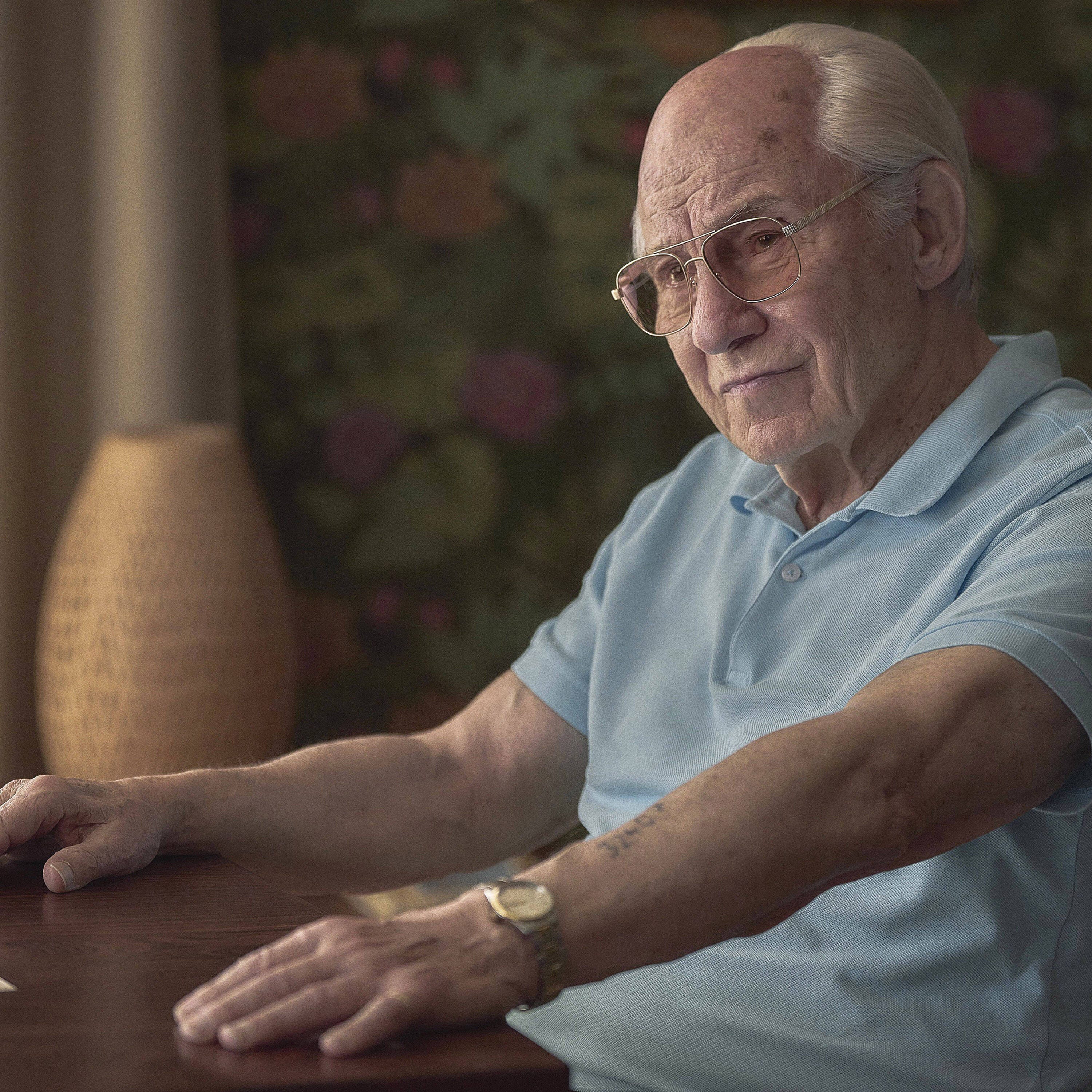 "Der Tätowierer von Auschwitz": Eine Geschichte, die man nicht vergessen wird! episode artwork