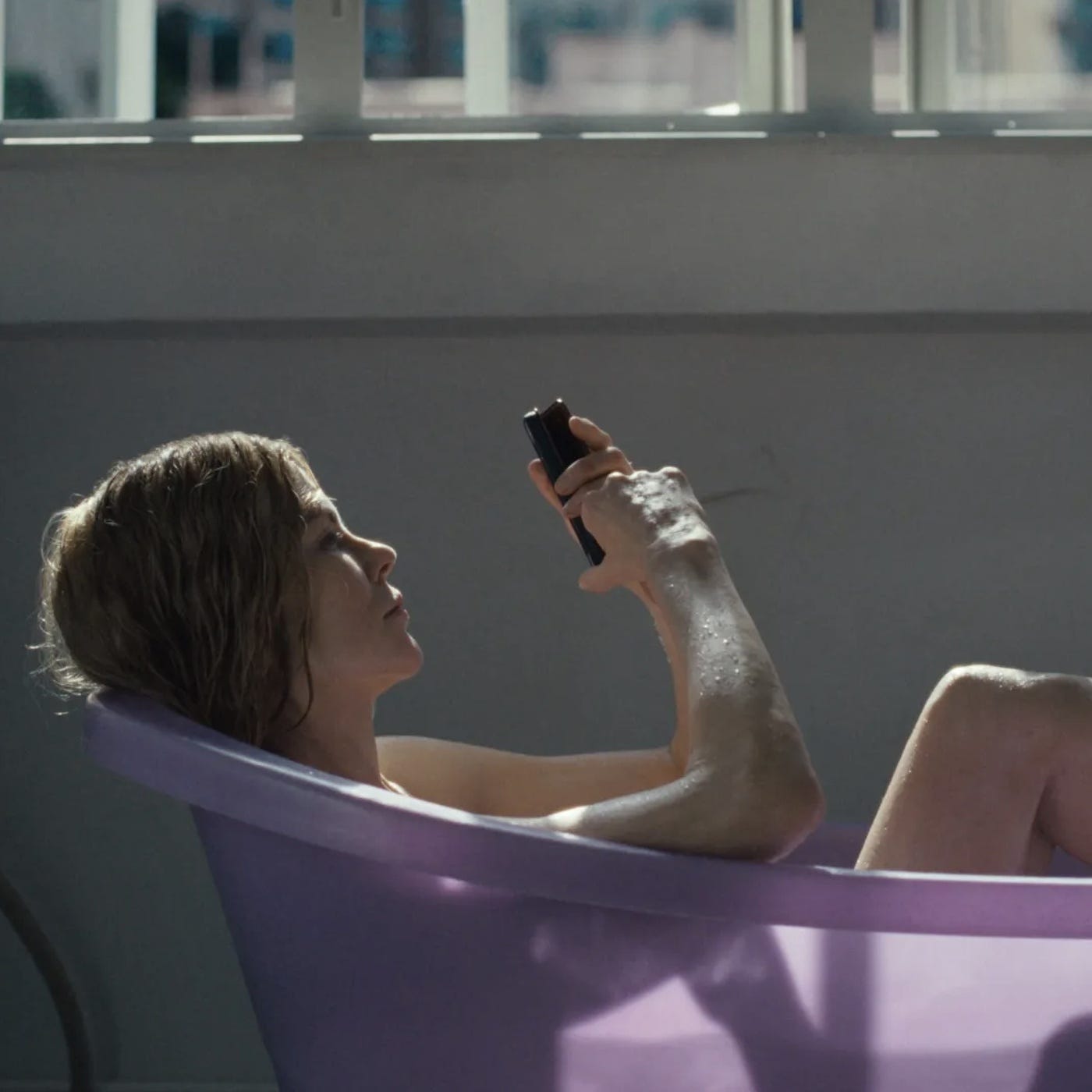 "Expats" mit Nicole Kidman: Wenn Kontrolle nur eine Seifenblase ist episode artwork