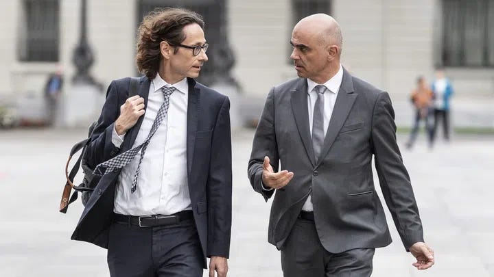 SWISSVOX Hinter den Kulissen der Macht