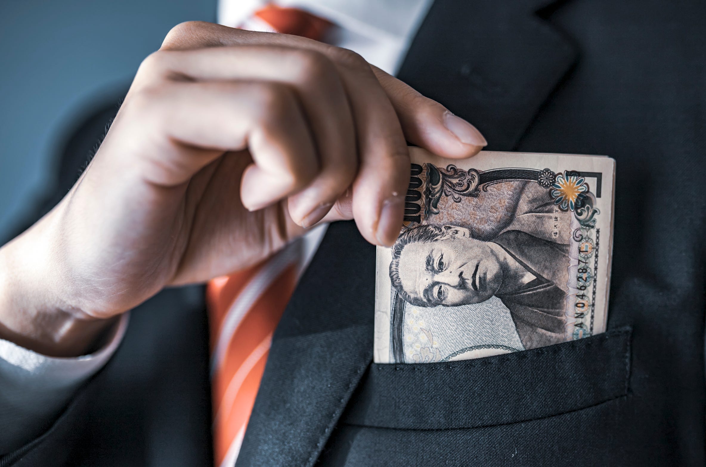Capital Flows and Asset Markets