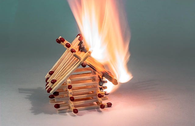 ¿Qué es el burnout? ¿Y en los escritores? episode artwork