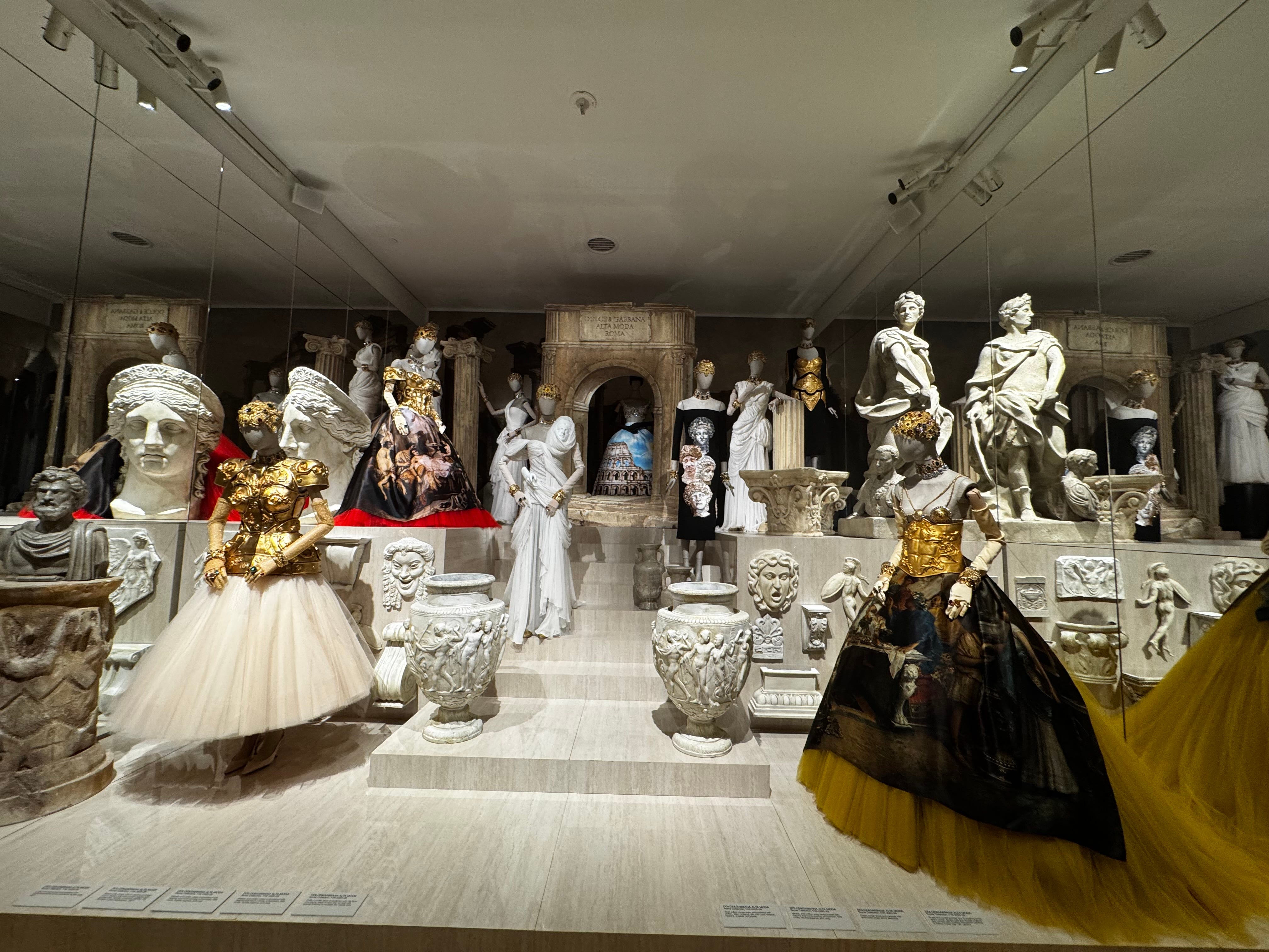 Cuando el arte cambia de lugar: Dolce & Gabbana en el ICA Miami y la nueva construcción del valor cultural episode artwork