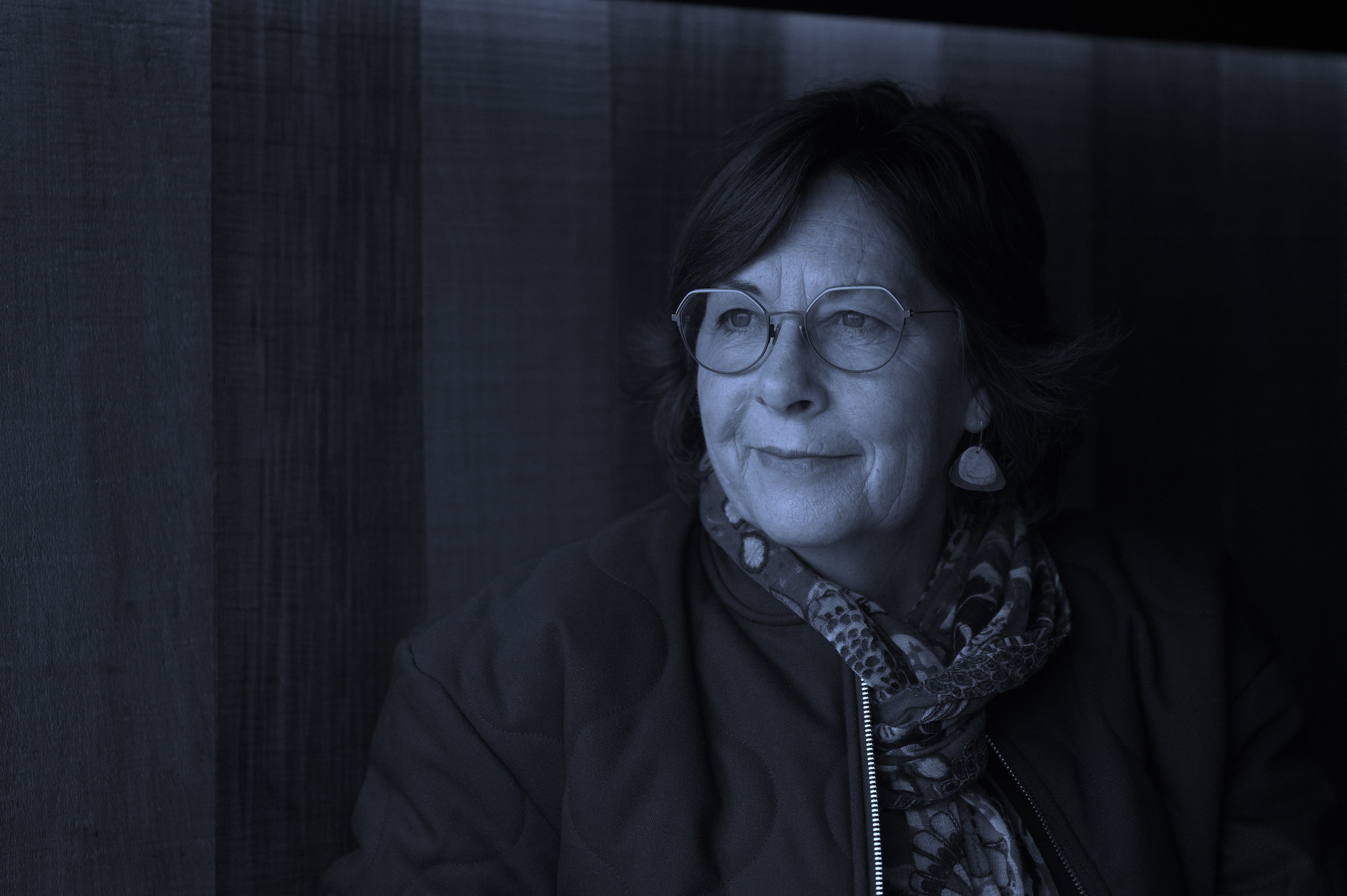 S01E05: Jenny Chisholm - landscape painter. Glendhu Bay. episode artwork